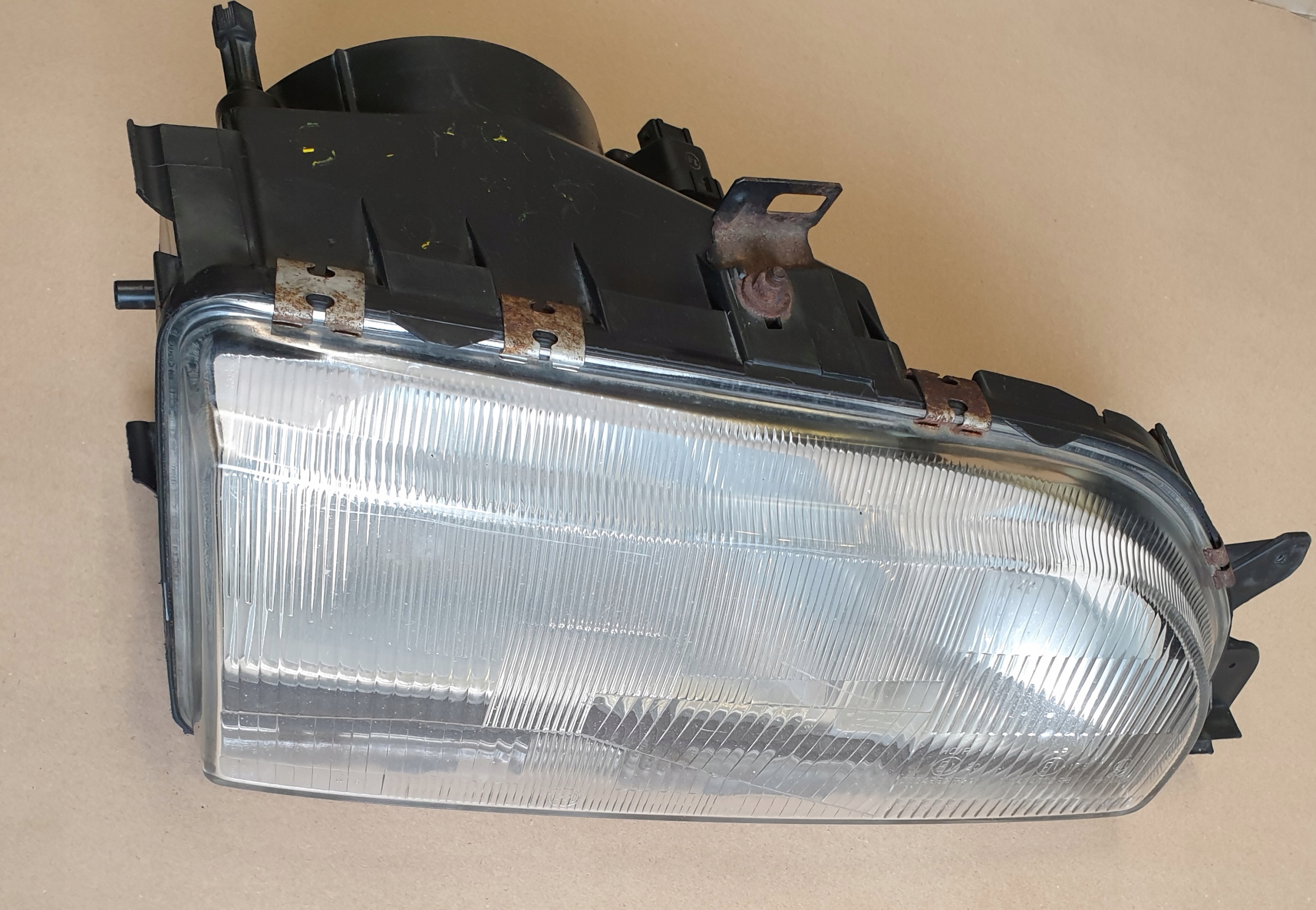 light REFLEKTOR front right FORD SIERRA OE EU