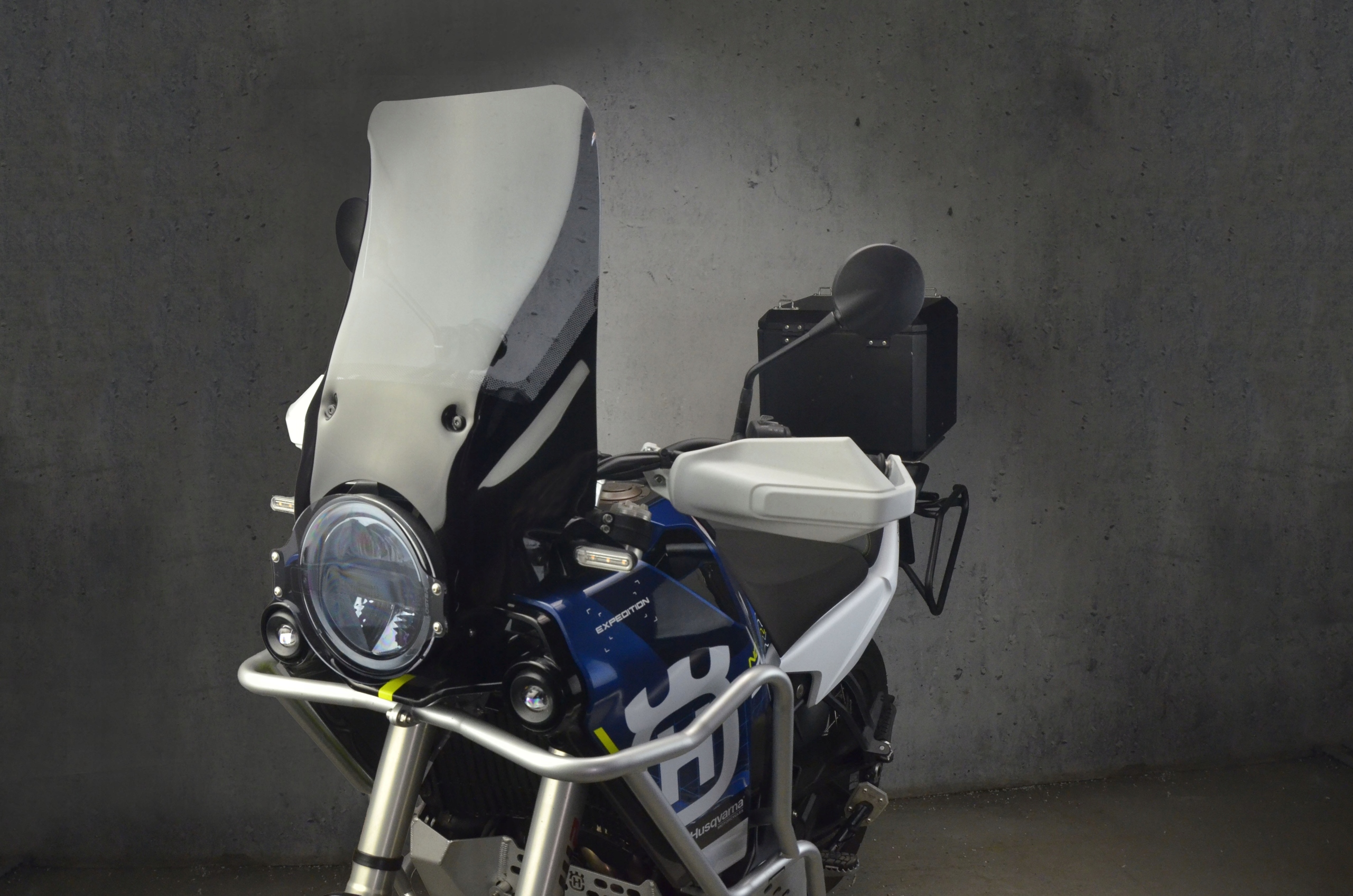 Loster motocyklové sklo Husqvarna 901 Norden