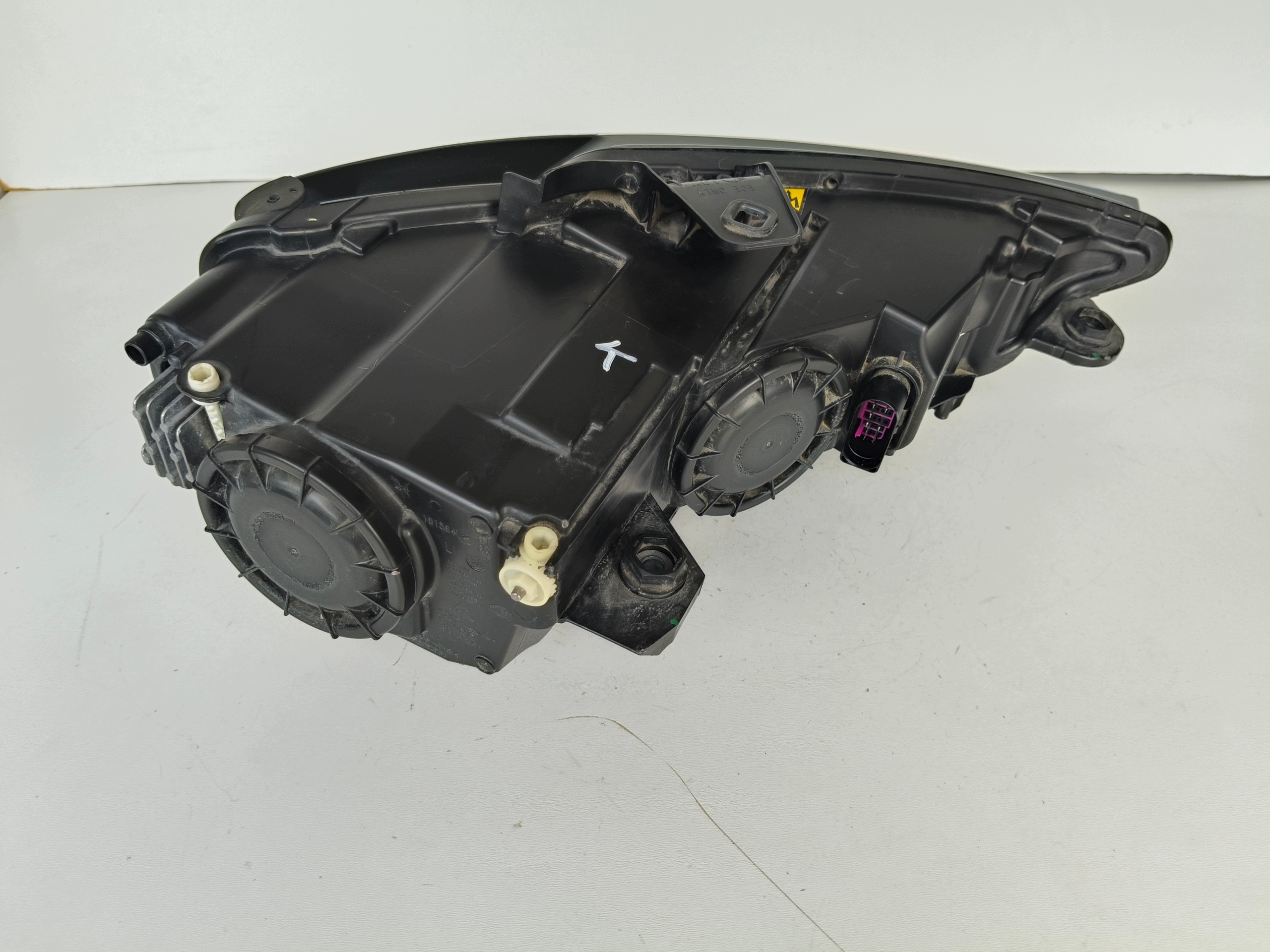 light left REFLEKTOR AUDI A3 8V 8V0 12-16 XENON LED