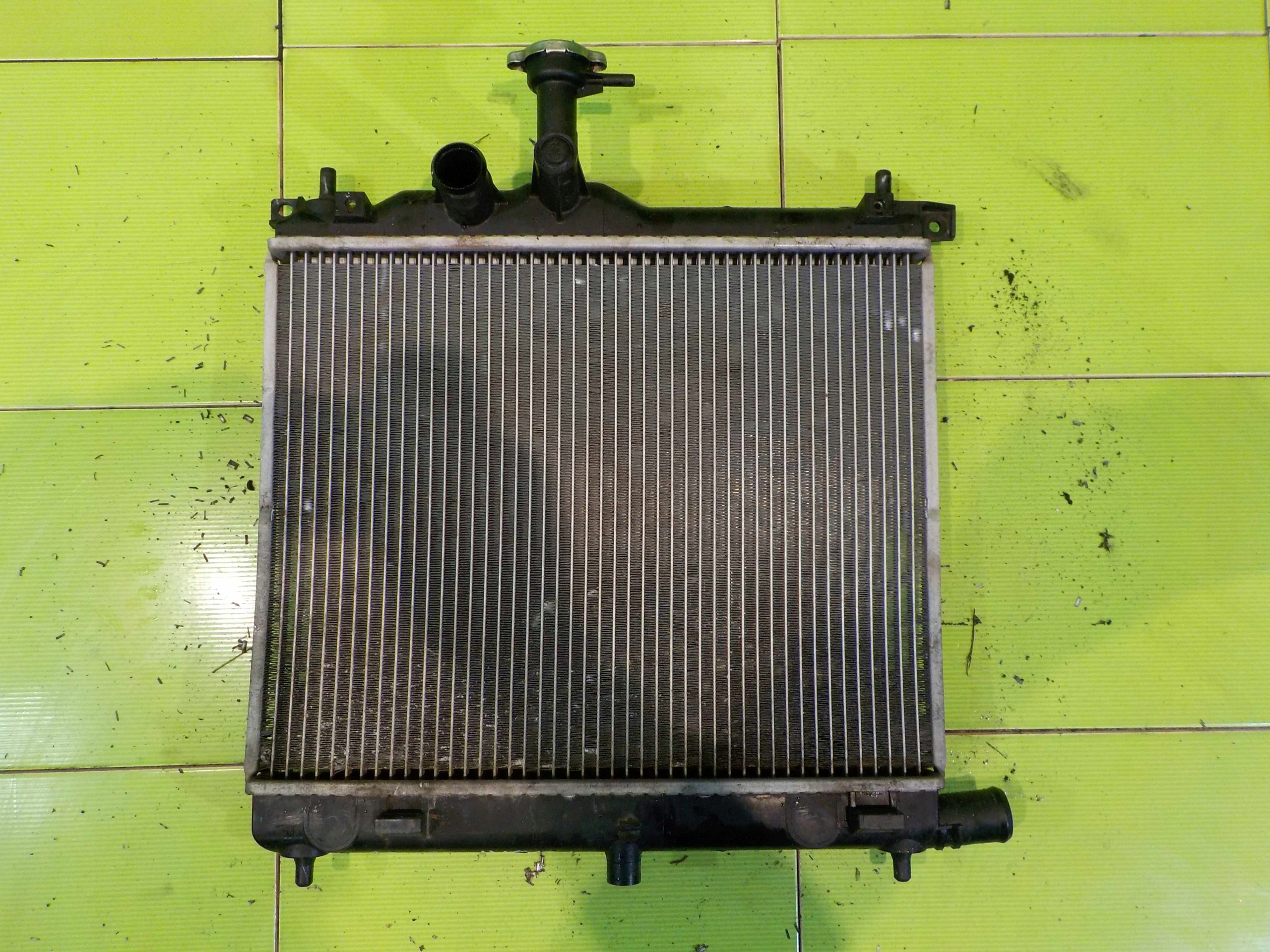 HYUNDAI i10 1.2 B 10r радіатор воду