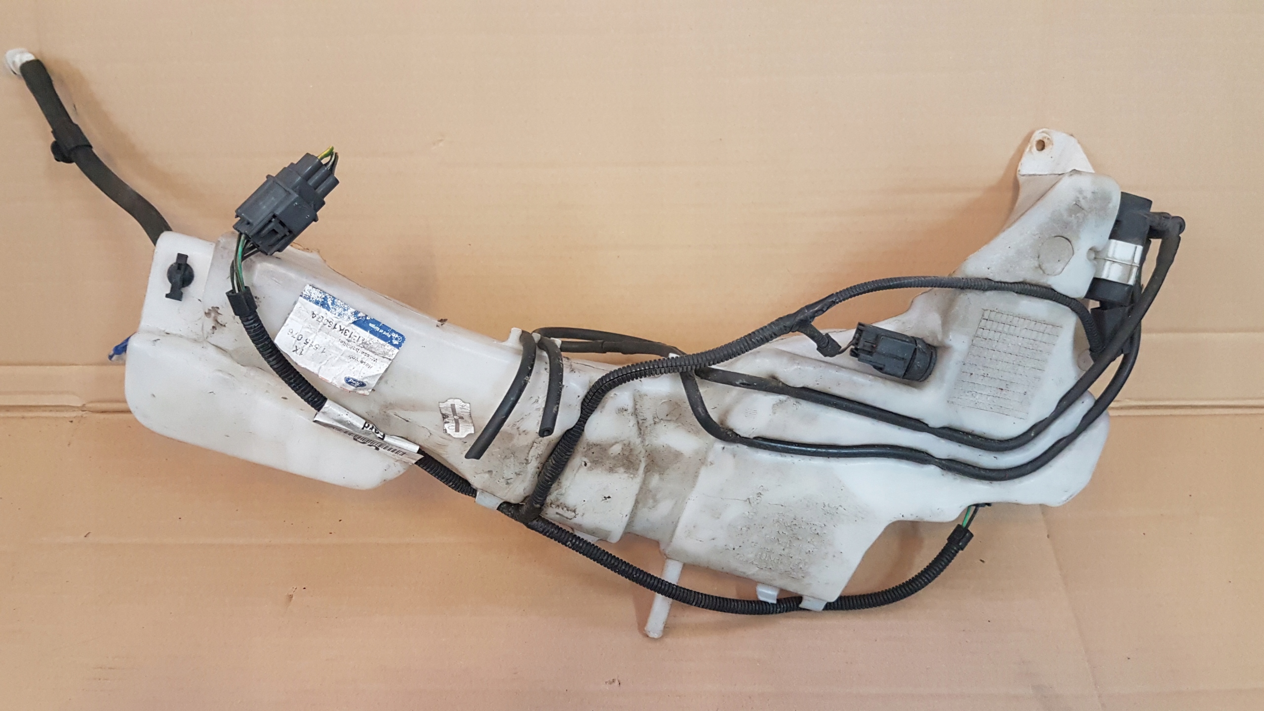 washer fluid tank FORD KUGA 08-12 XENON
