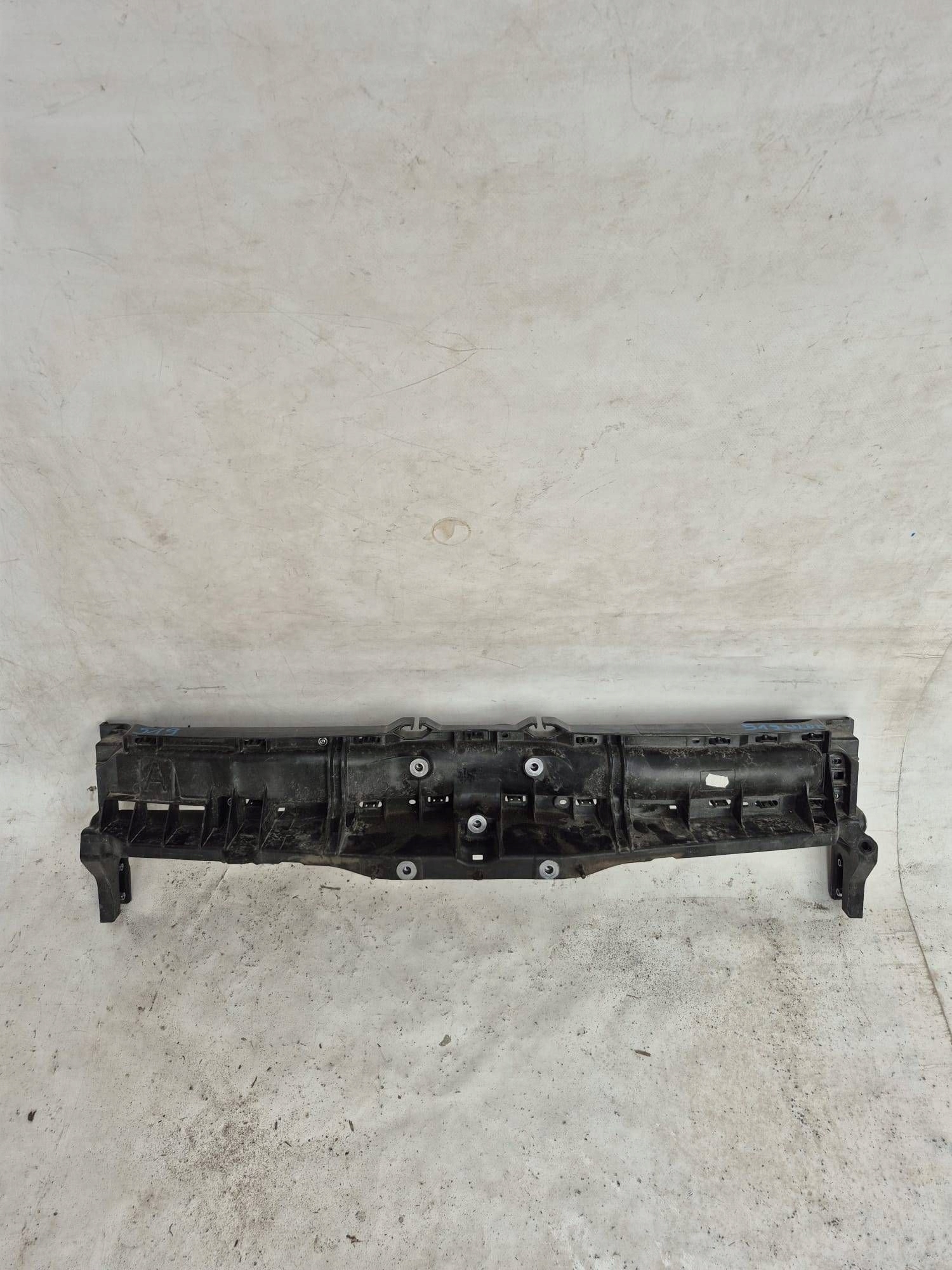 TOYOTA YARIS IV 20- wall support front GORA