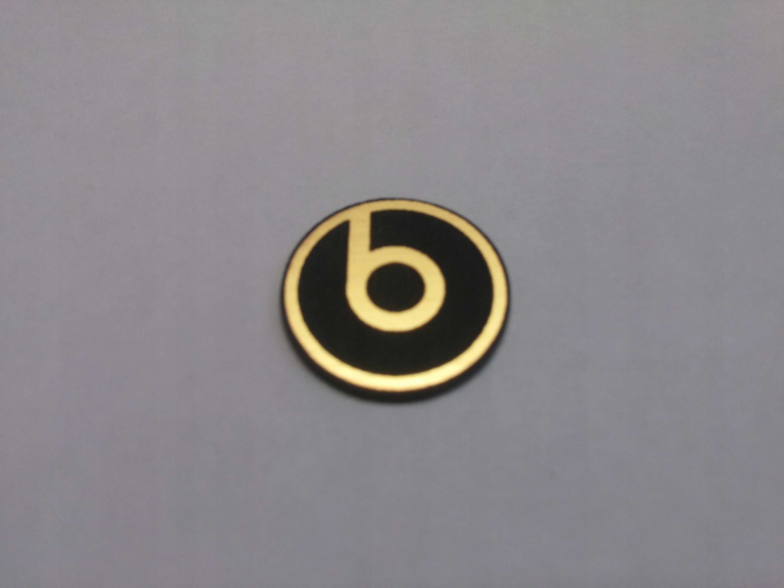 

Beats Audio naklejka emblemat 24 mm *złota
