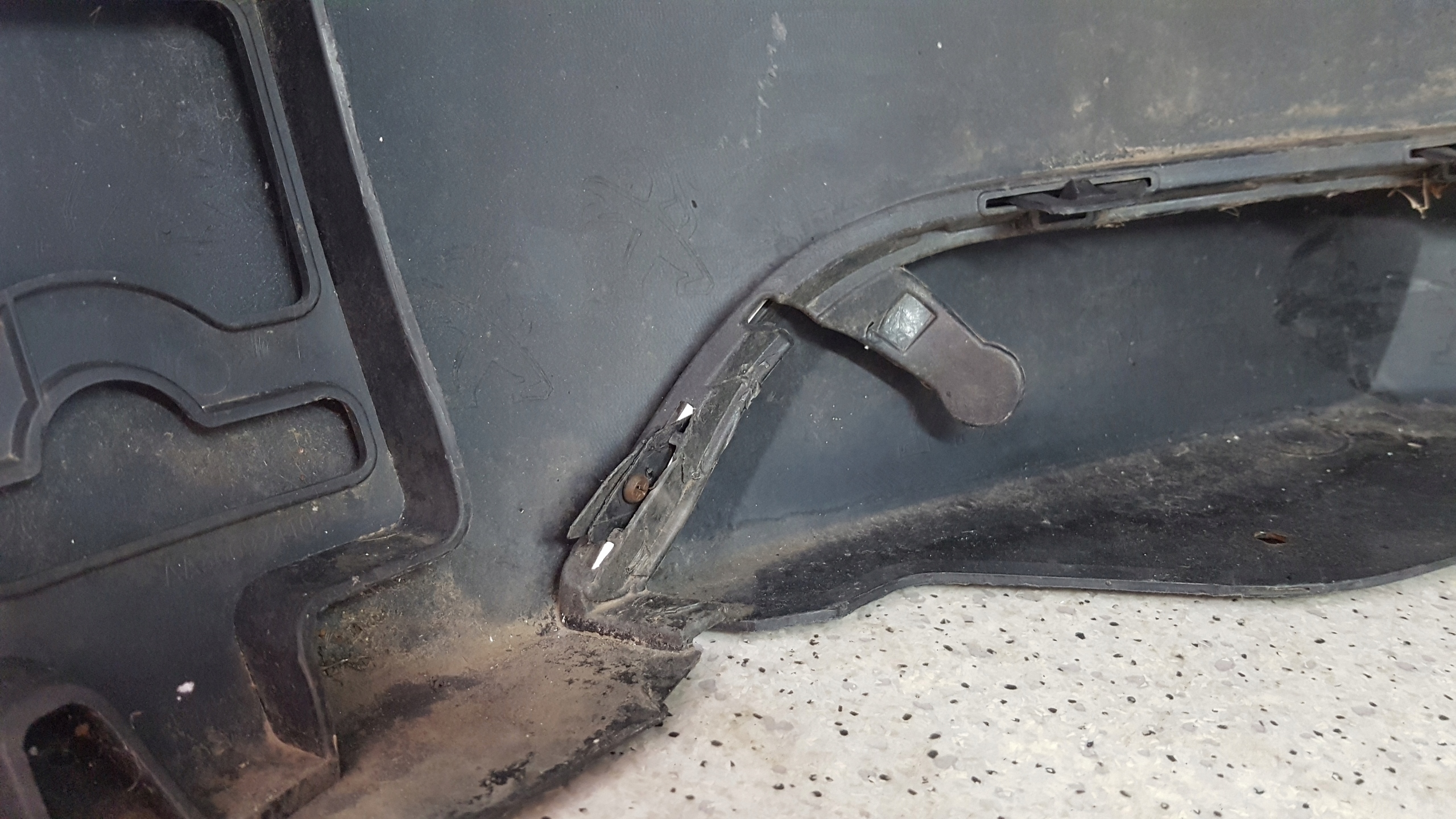 PEUGEOT 3008 LIFT 2012 - bumper front 2167