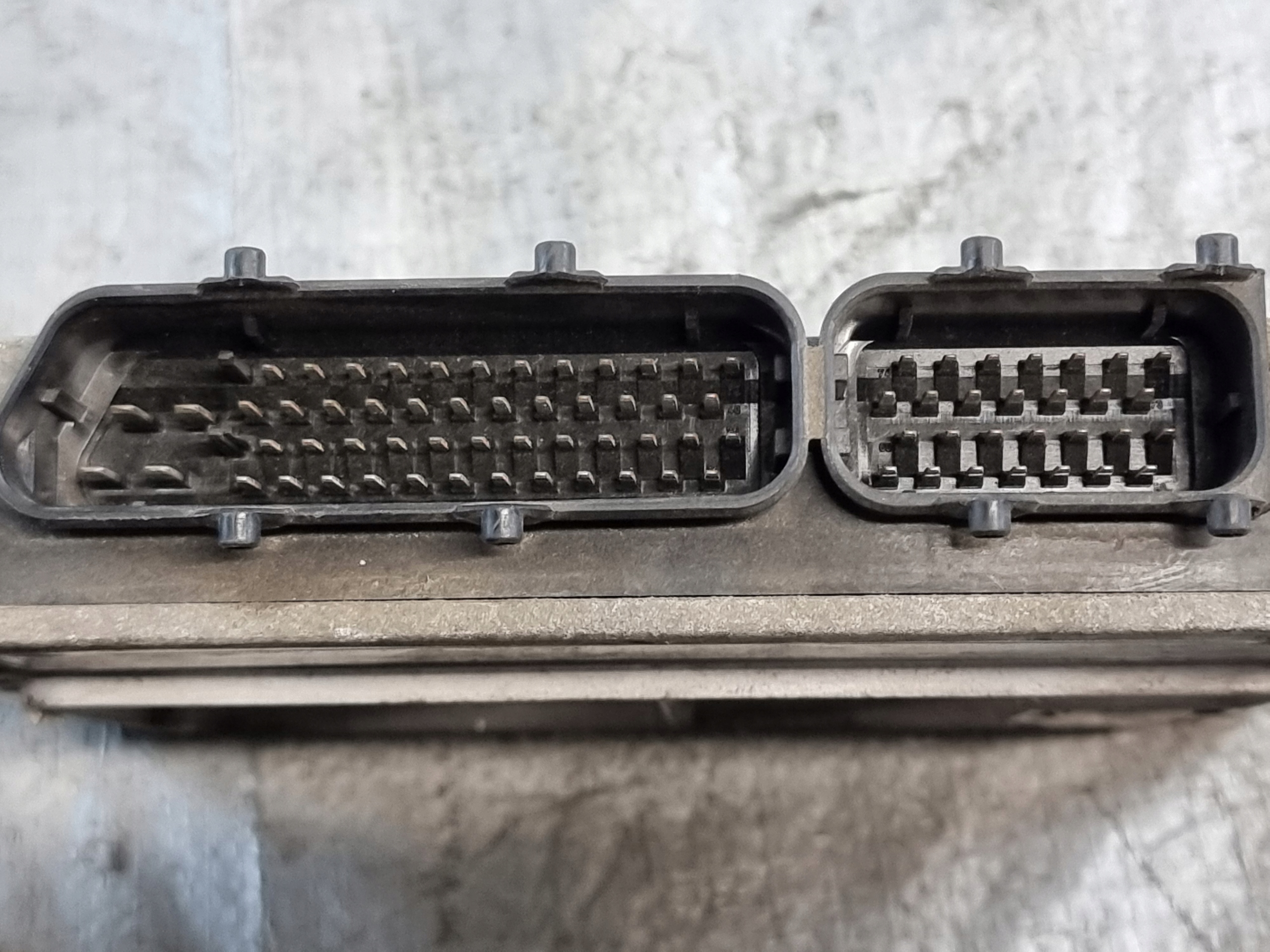 control unit computer of the engine OE 06A906019D AUDI A3 8L 1.6B