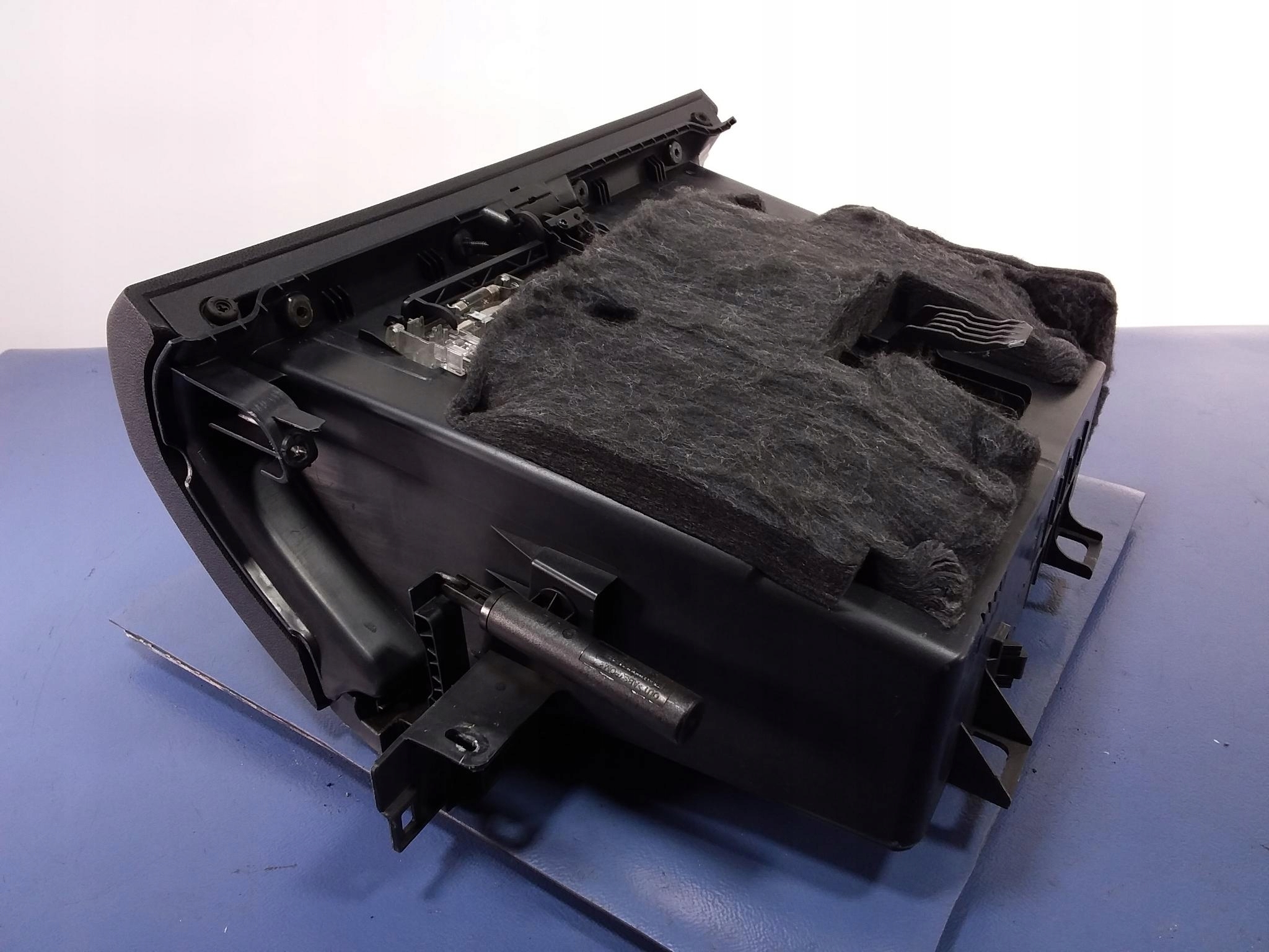 MERCEDES a W169 бардачок пассажира европа