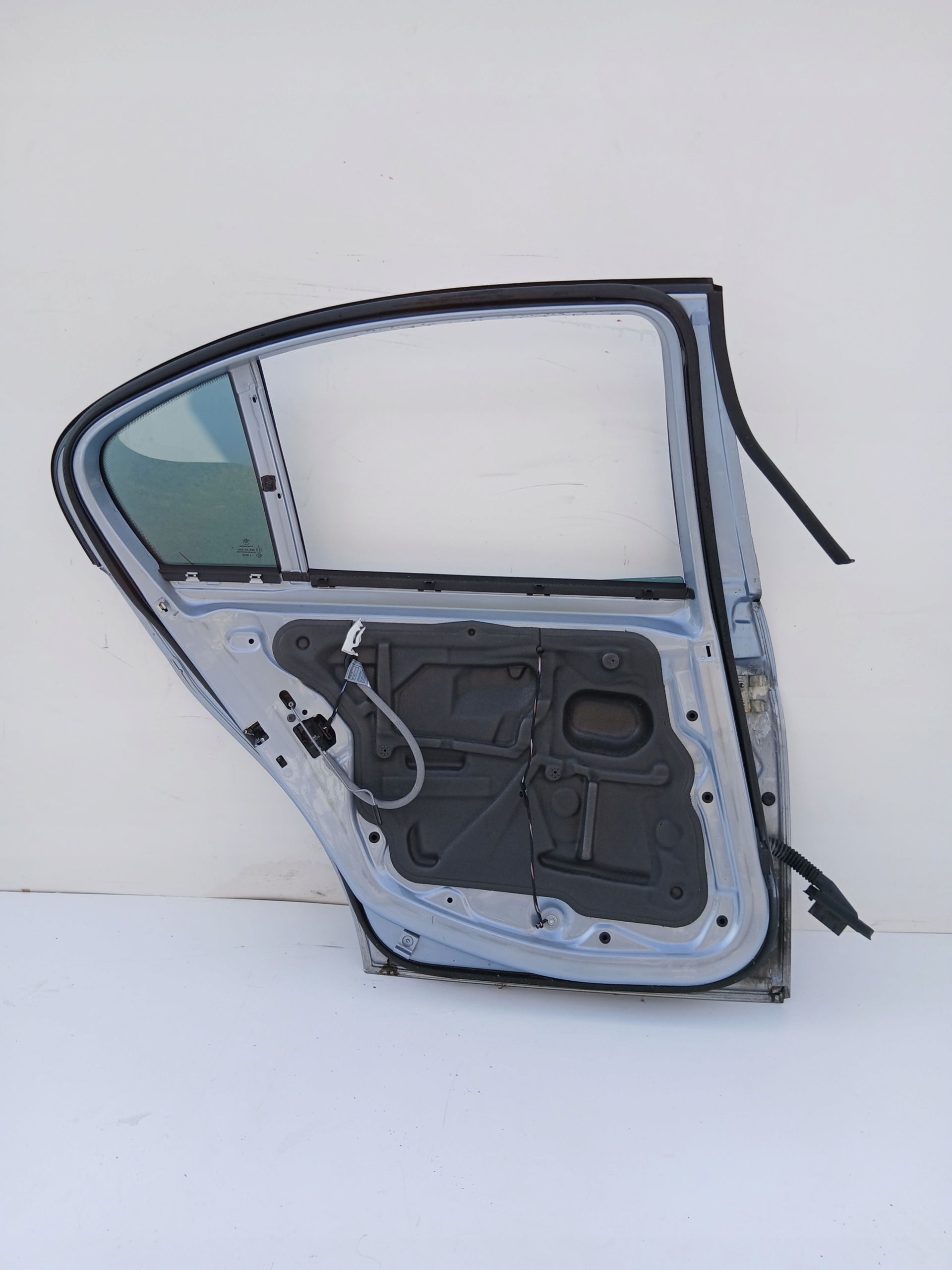 Tür links hinten BMW E90 896 BLUEWATER