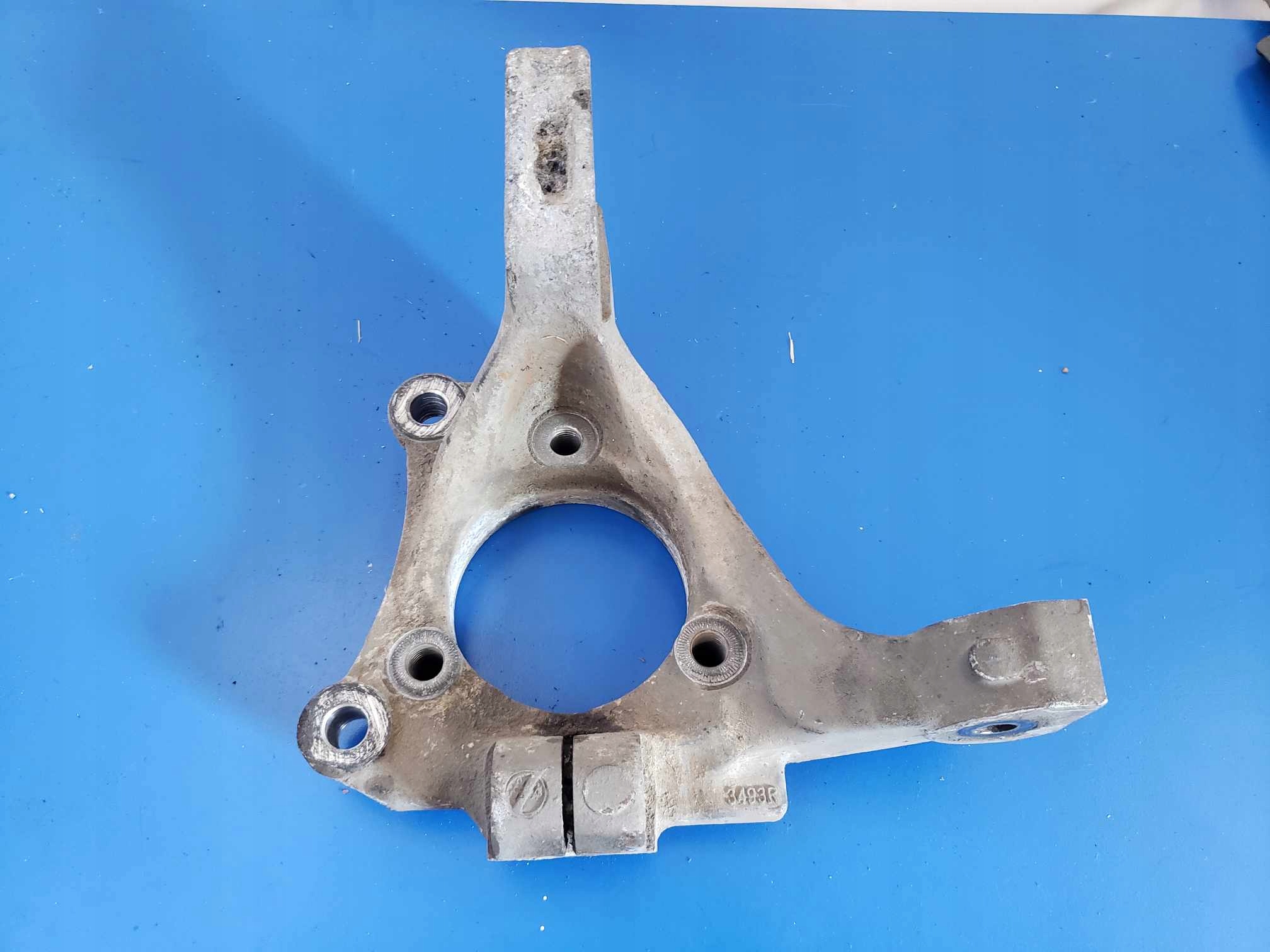 Zwrotnica Prawy Przód SAAB 9-3 II 93 OE 02-11r. Numer katalogowy części 12793492