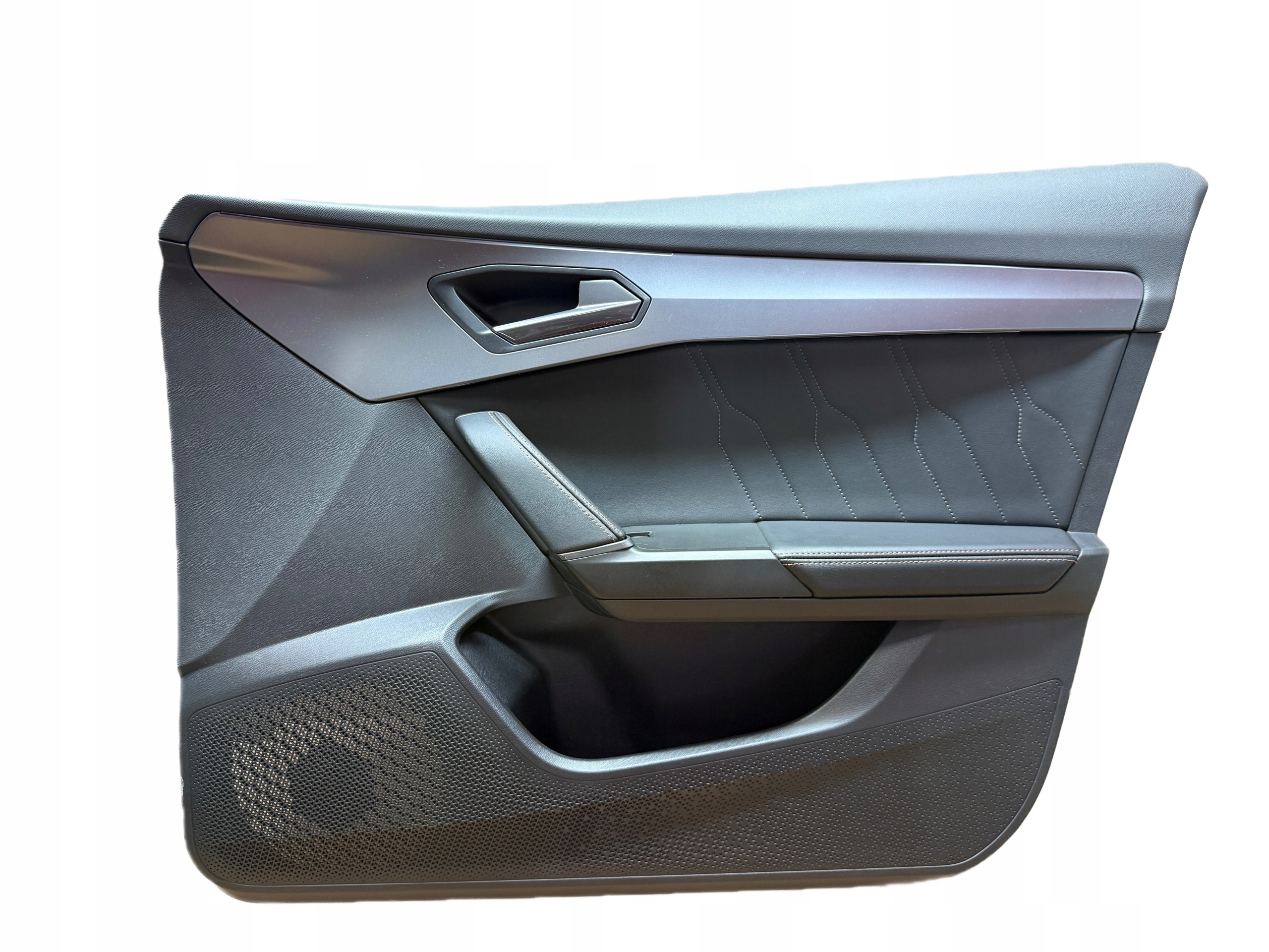 CUPRA FORMENTOR side door right front AMBIENTE