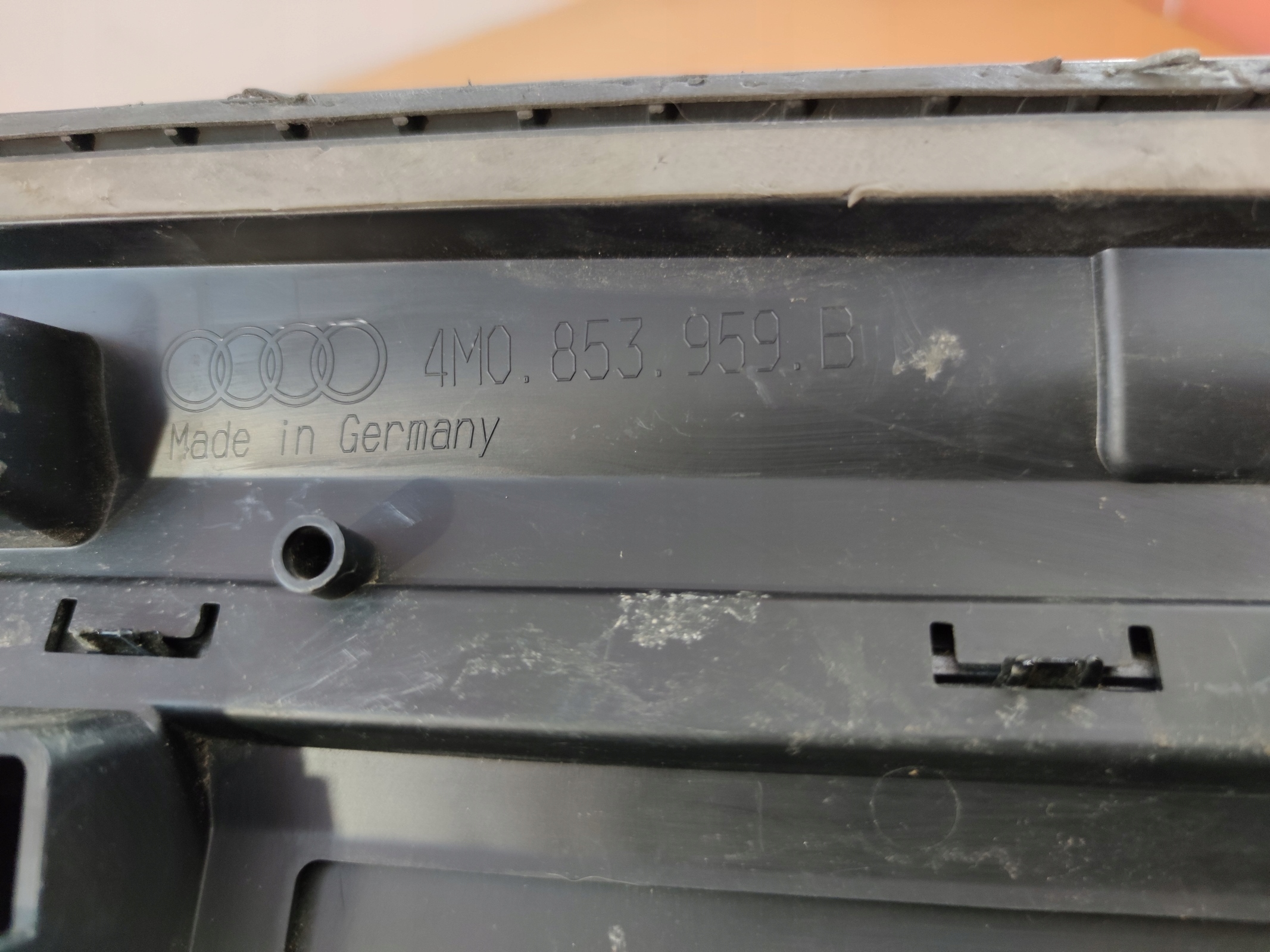 AUDI Q7 4M left moulding door front cap