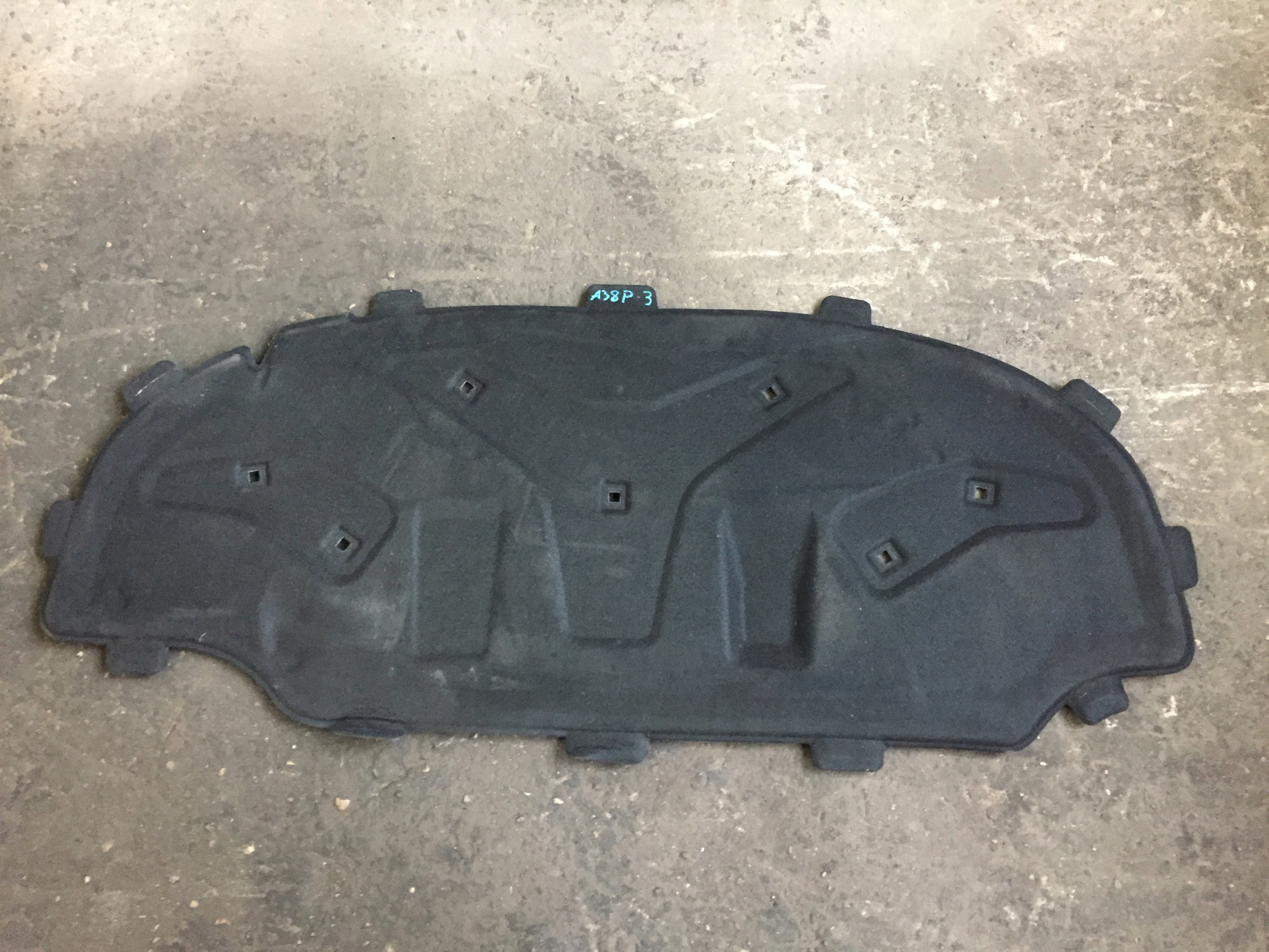 AUDI A3 8P LIFT звукоизоляция капота 8P0863825L