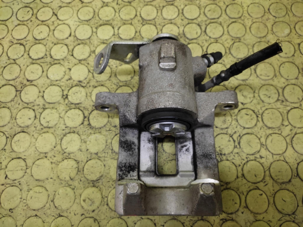 VW POLO IV 1.4 TDI caliper brake left rear part