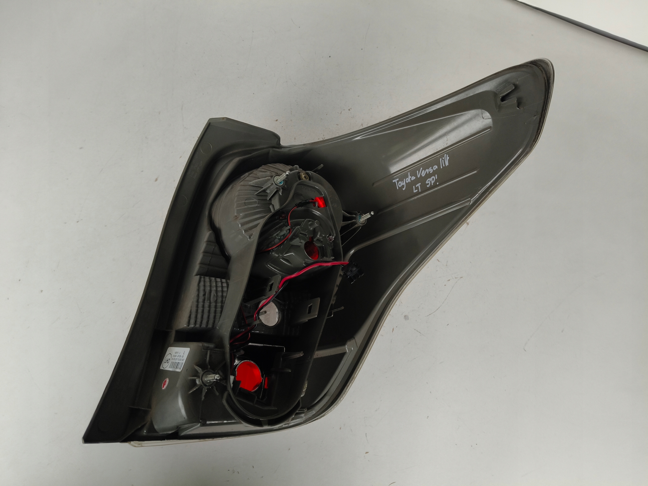 light left rear TOYOTA VERSO LIFT