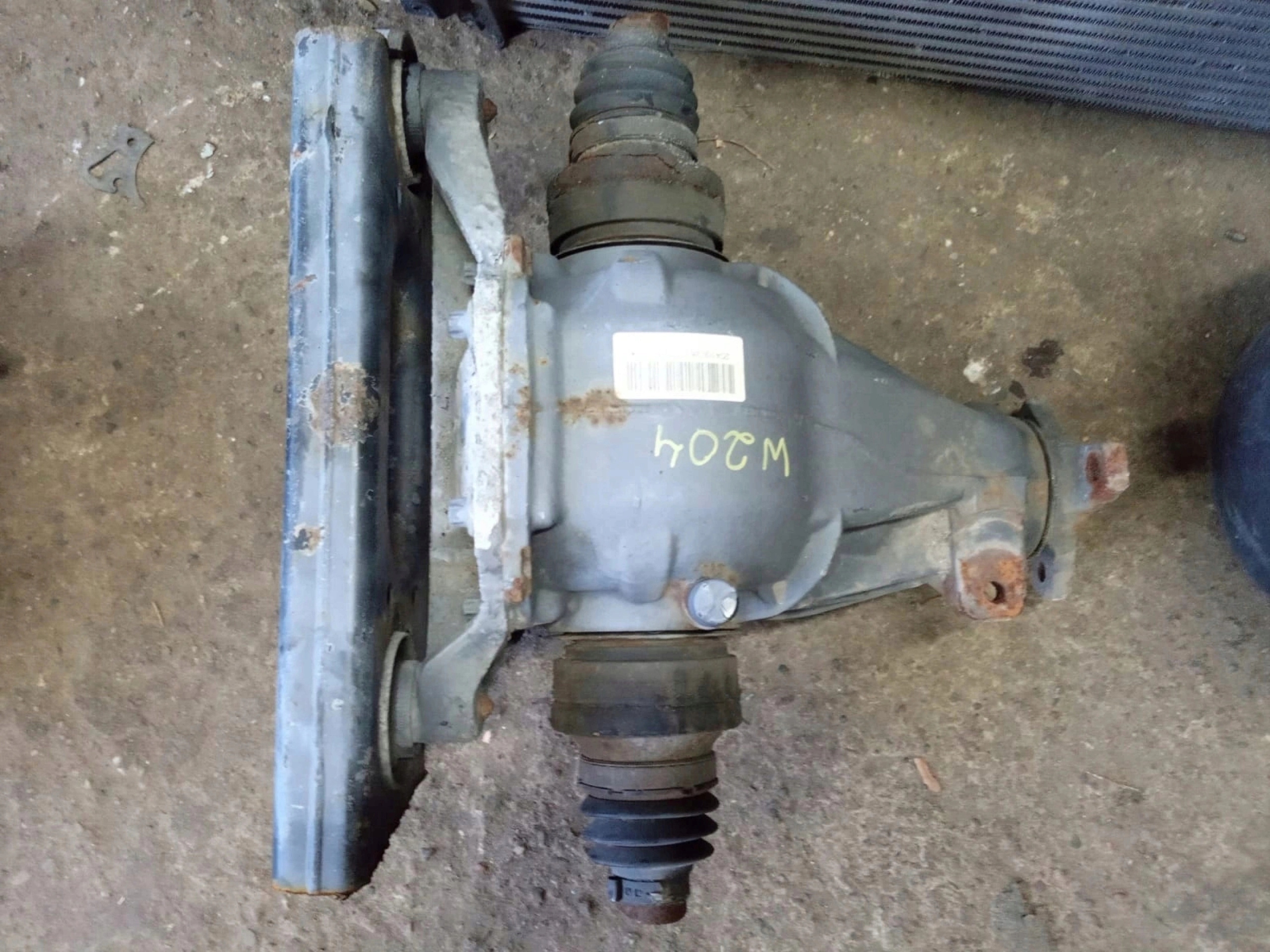 W204 C KLASA differential diff rear part 2.2 CDI 2043503800