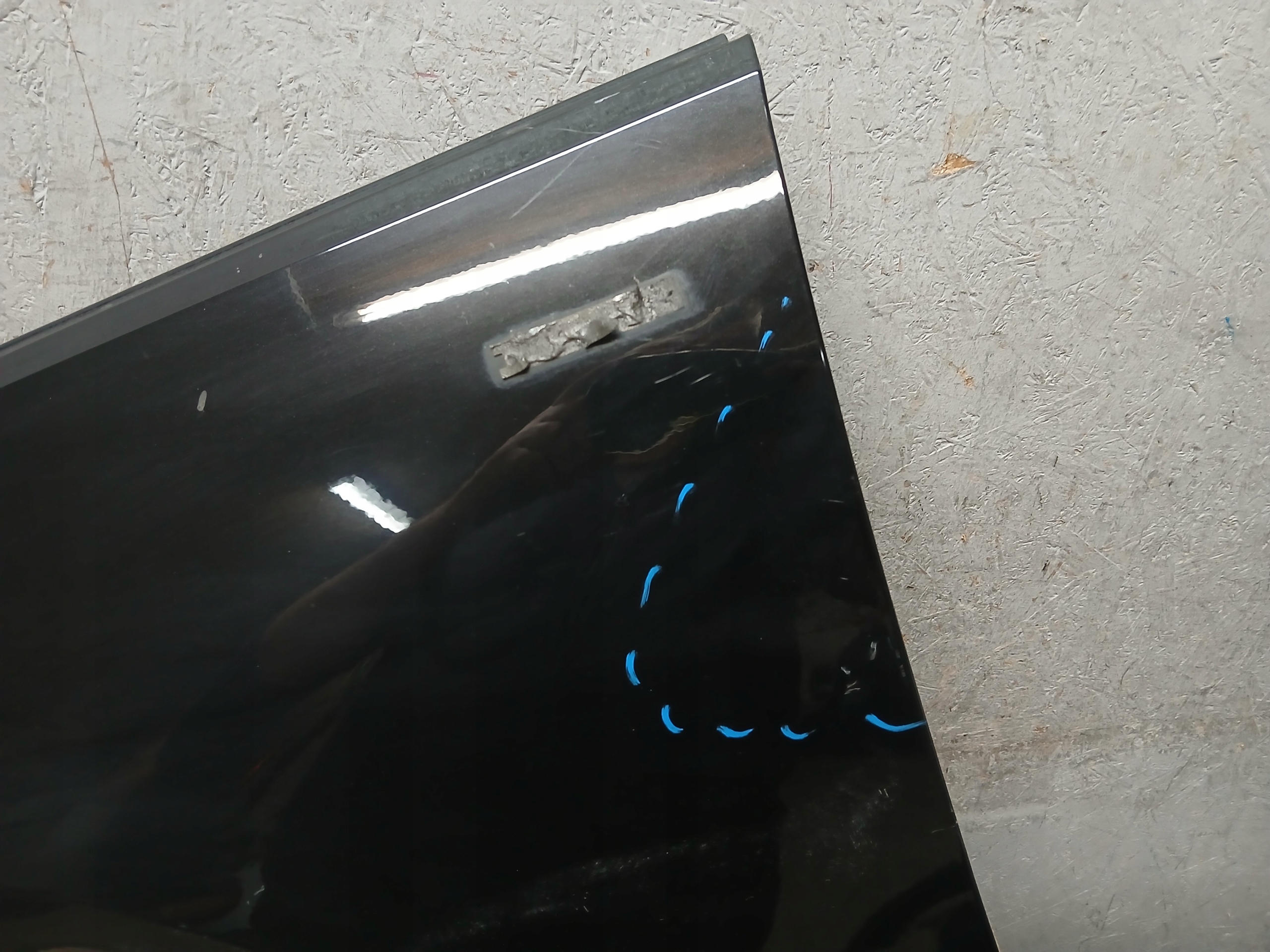 blatník předek levý AUDI A4 B9 8W 16-19