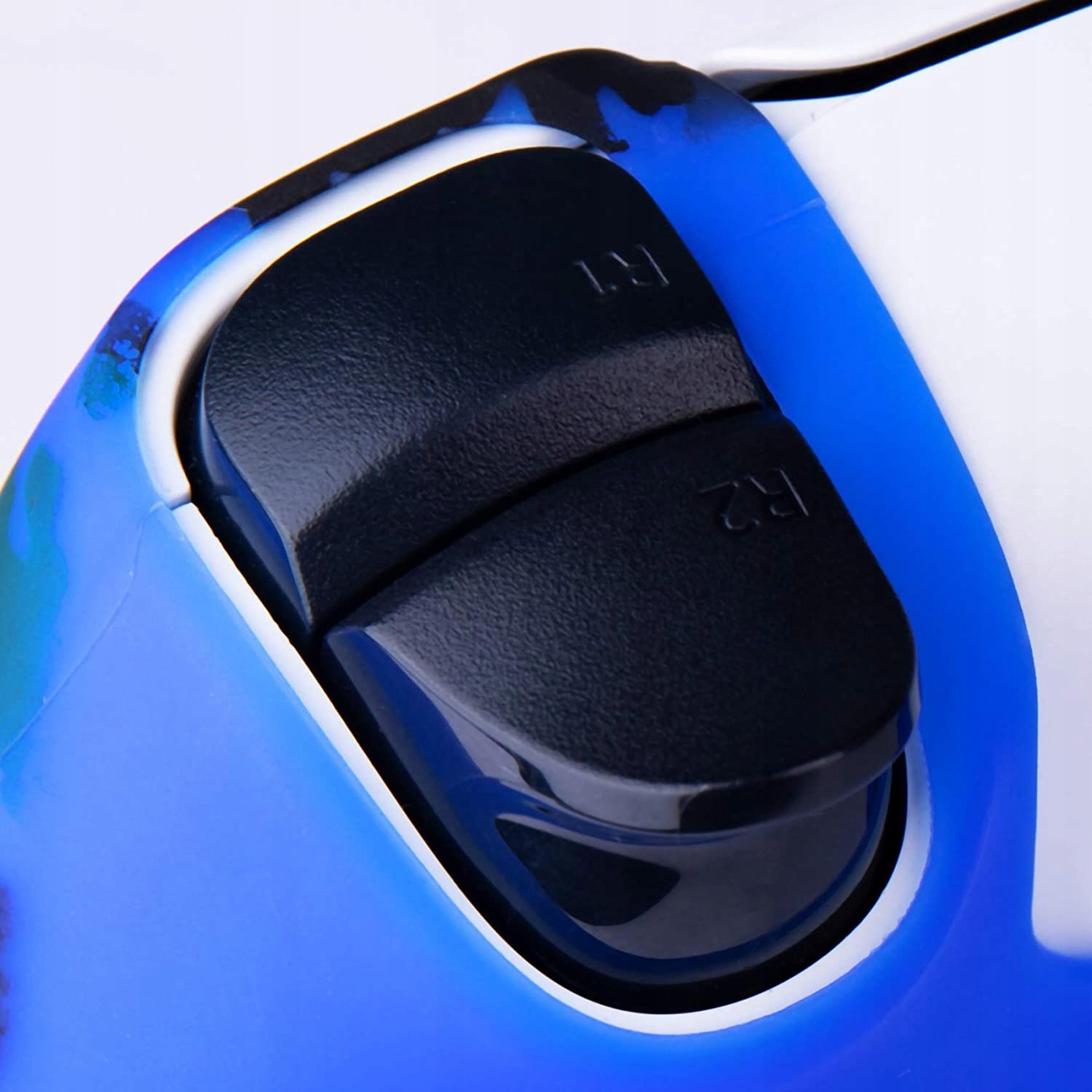 POKROWIEC ETUI SILIKONOWE z wypustkami PANDAREN STUDDED pada PS5 CamoF Marka WeLoveGames