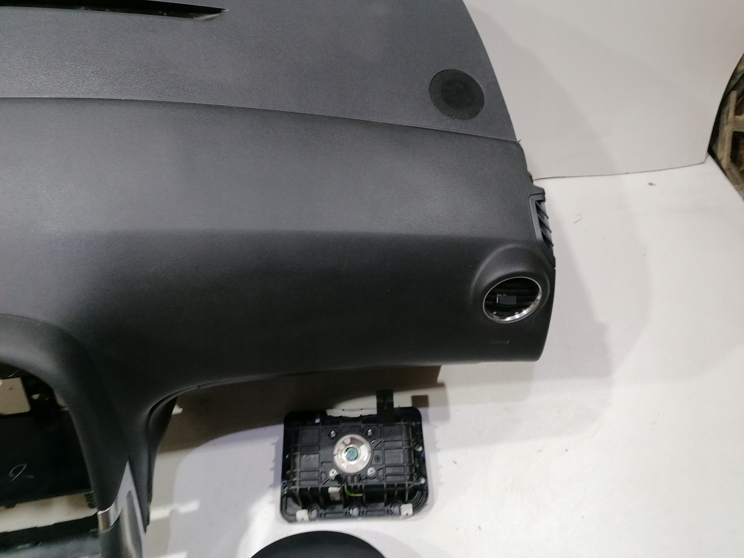 peugeot 3008 и торпеда консоль подушки безопасности ремни оригинал