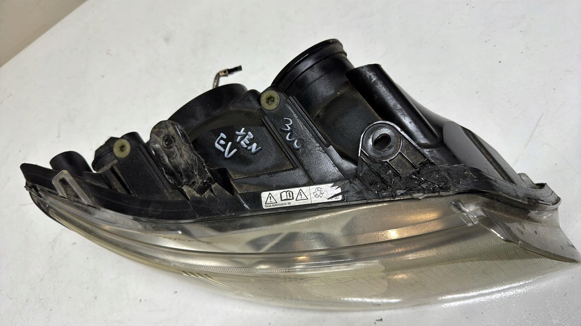 REFLEKTOR light right right front SAAB 93 9-3 XENON PRZEDLIFT 02-07 EUROPA