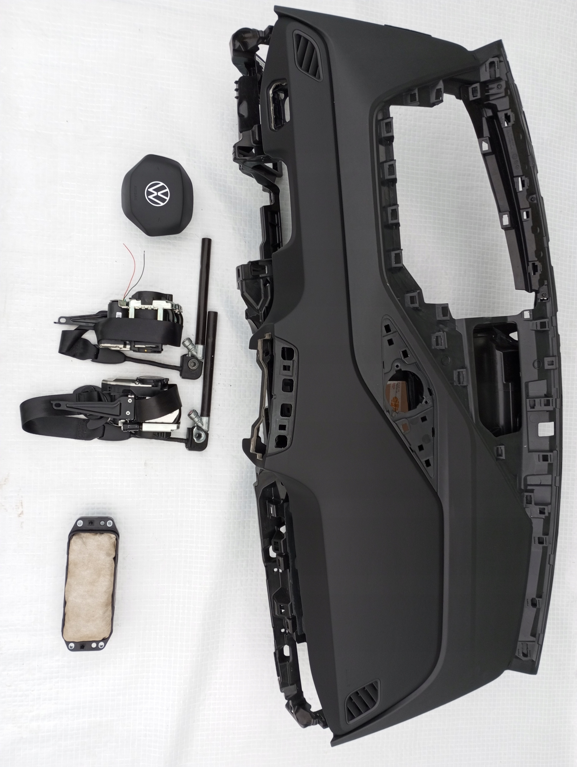 торпеда консоль vw ID3 id.3 2 подушки безопасности ремни