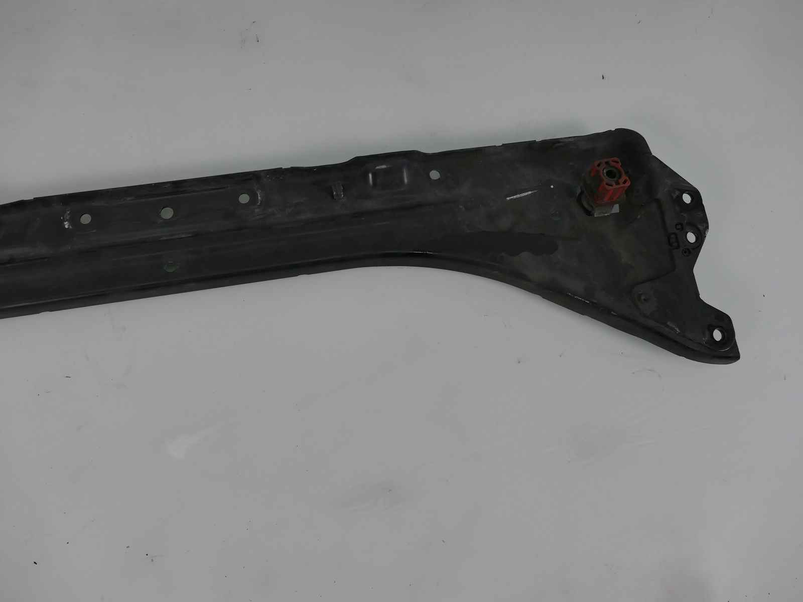 MERCEDES W211 LIFT support panel for radiators upper sider