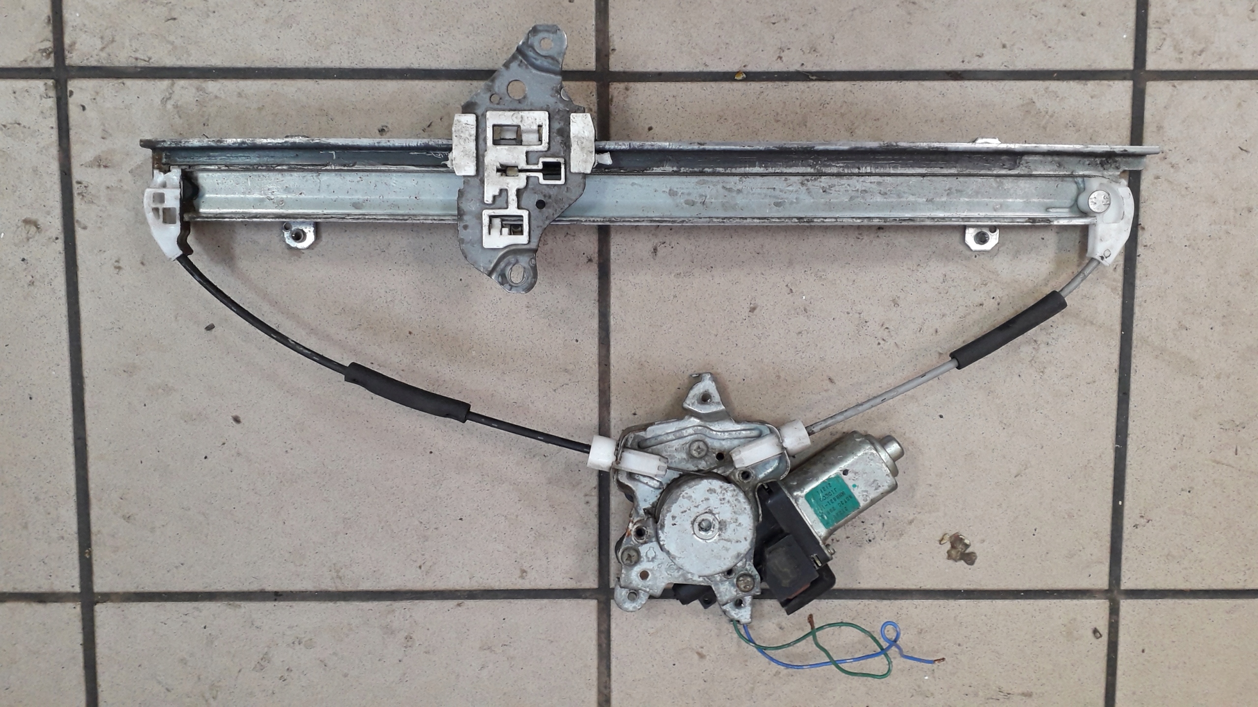 NISSAN X-TRAIL T31 01- MECHANIZM SZYBY PRAWY PRZÓD