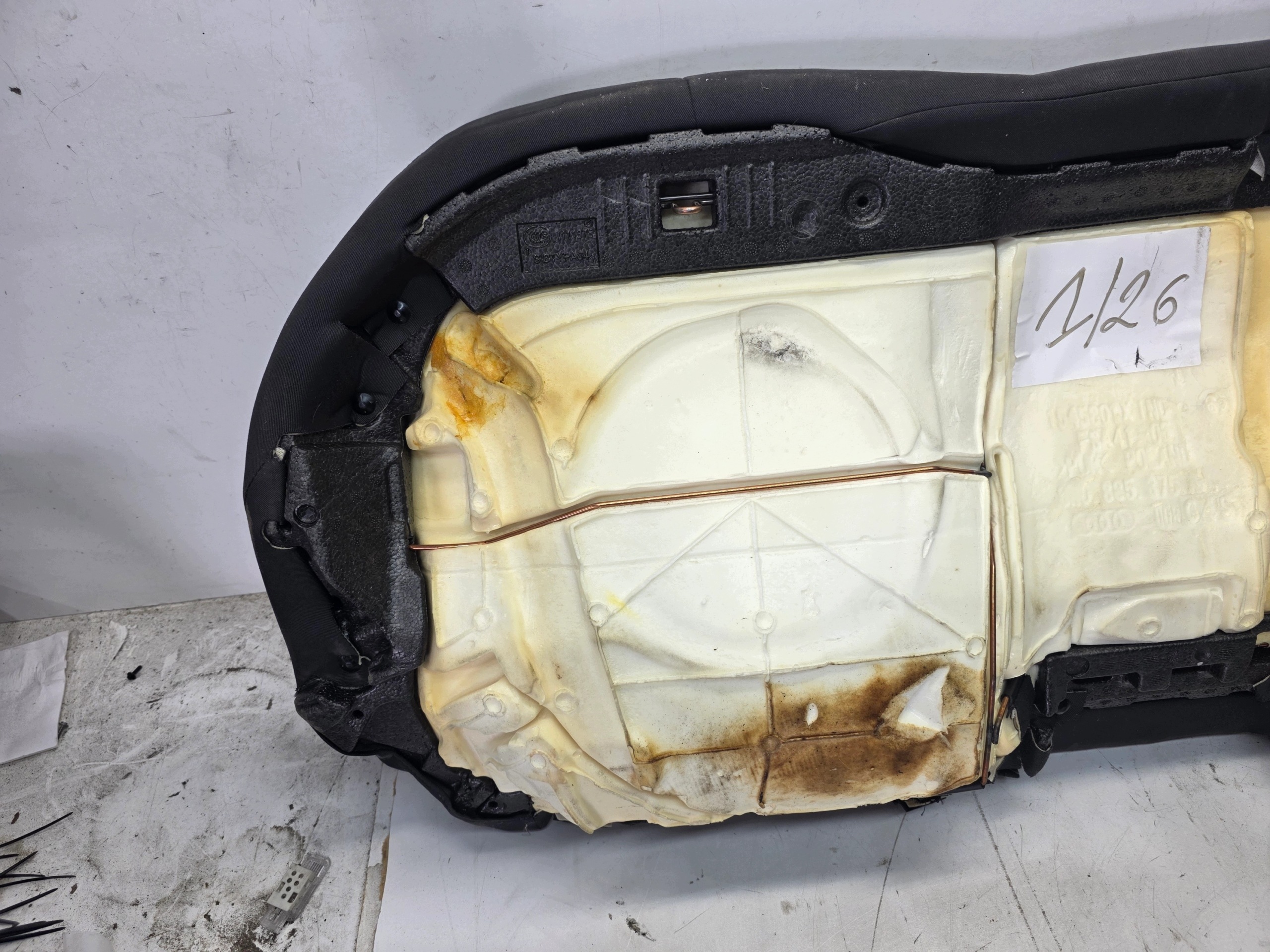 siège arrière MATERIAL AUDI A4 B9 8W0885375A 1/26 MATERIAL