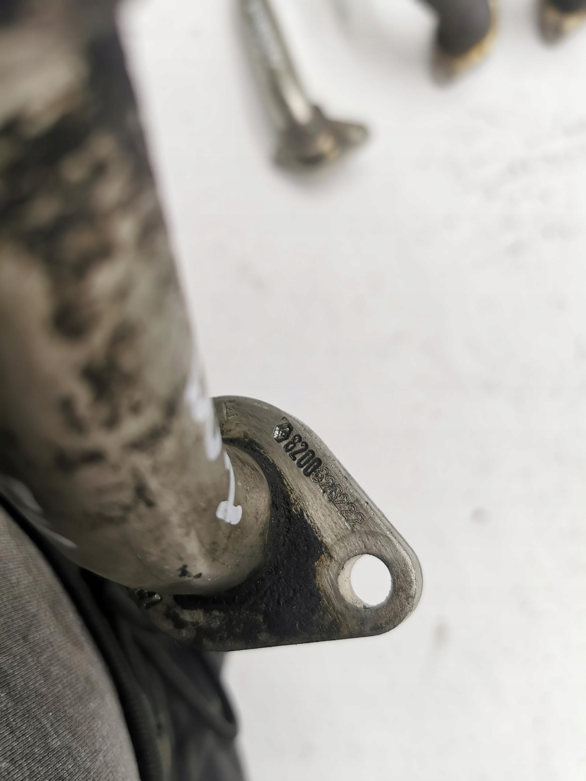 rohr Gase EGR RENAULT TRAFIC II 2.0 DCI 01-10
