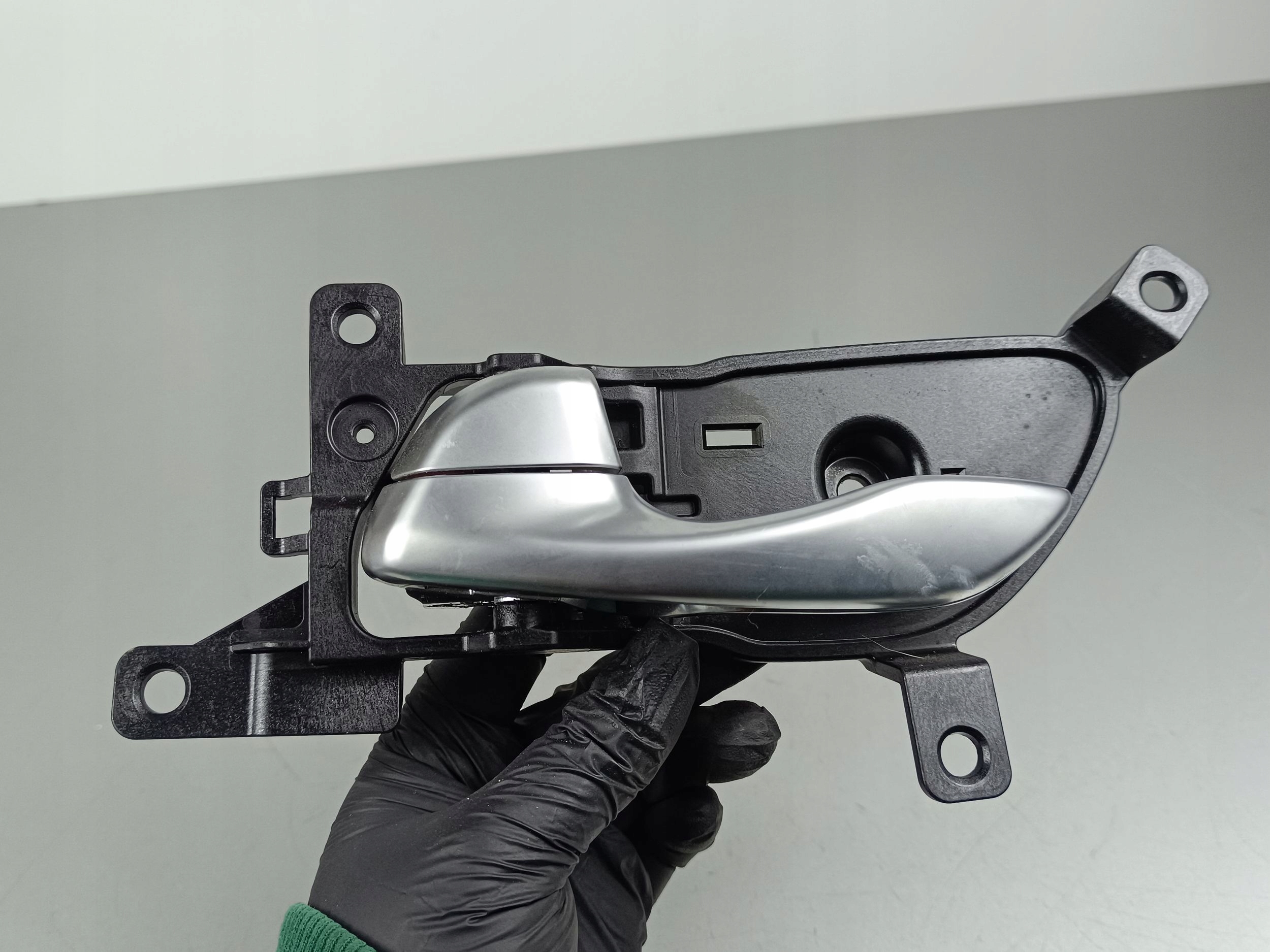 2019 kia STINGER ручка двери внутренняя задняя 82610J5000