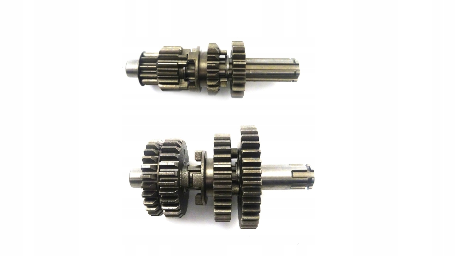 T51979 - JUNAK 902 ГОЛОВНИЙ ВАЛ + ВАЛ