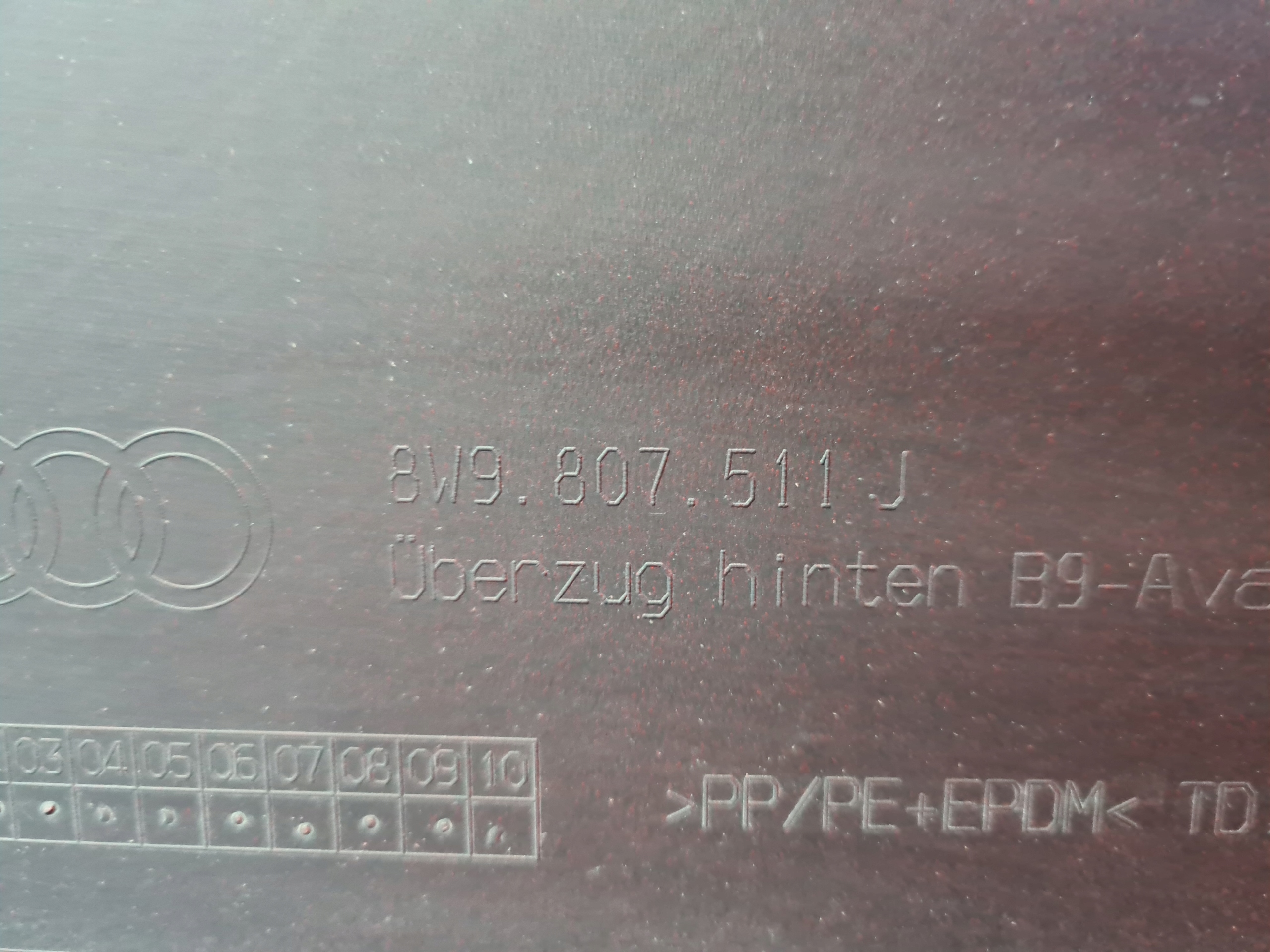 бампер задний комплектный Audi A4 B9 8W9 универсал авант датчик парковки 8W9807511J перед рестайлинг