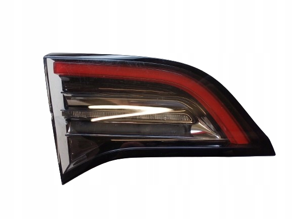 TESLA MODEL 3 i Y LAMPA LEWA TYLNA TYŁ W KLAPĘ 1502088-00-B