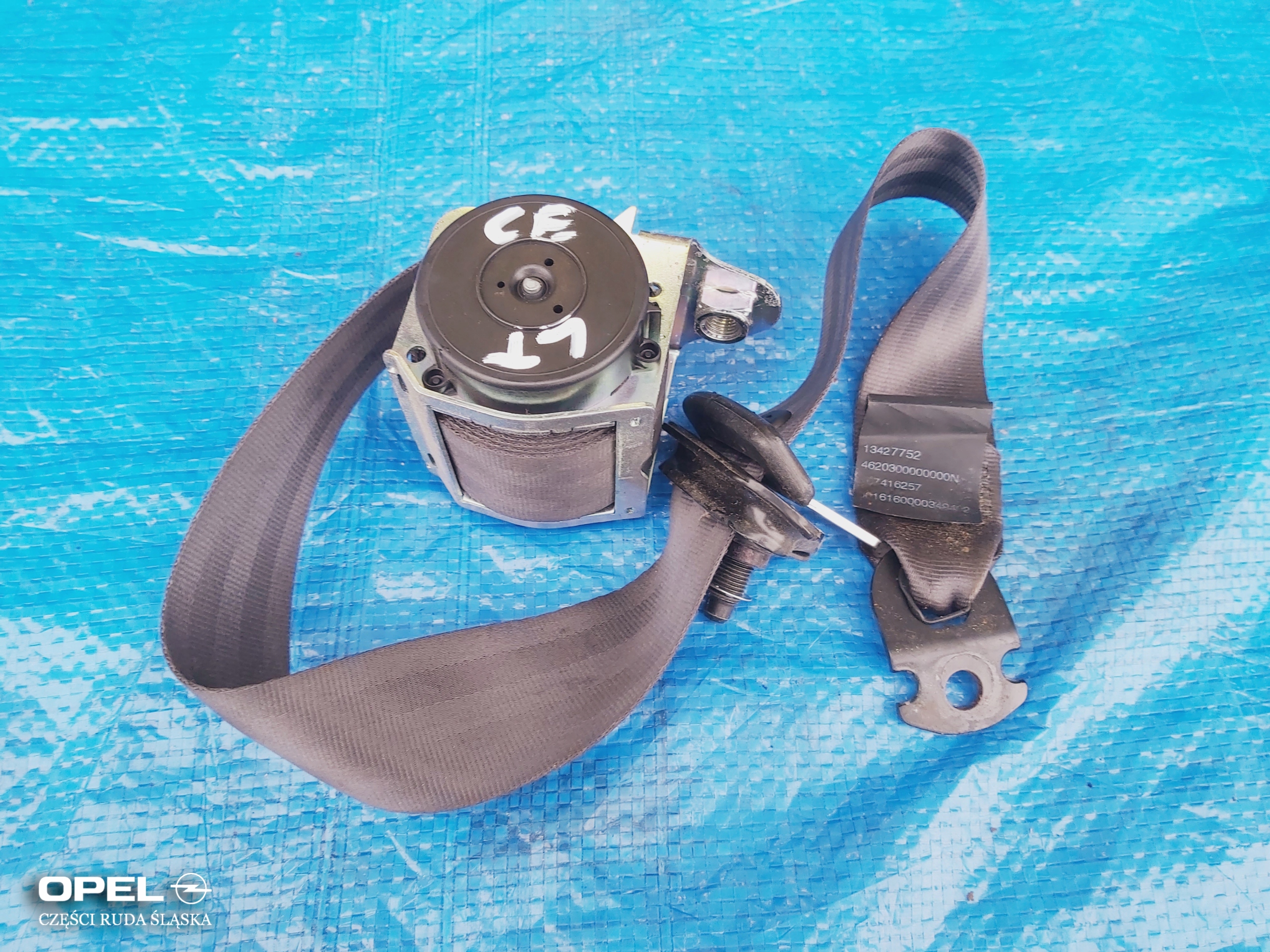 CORSA e ремень безопасности зад 5D 13427752