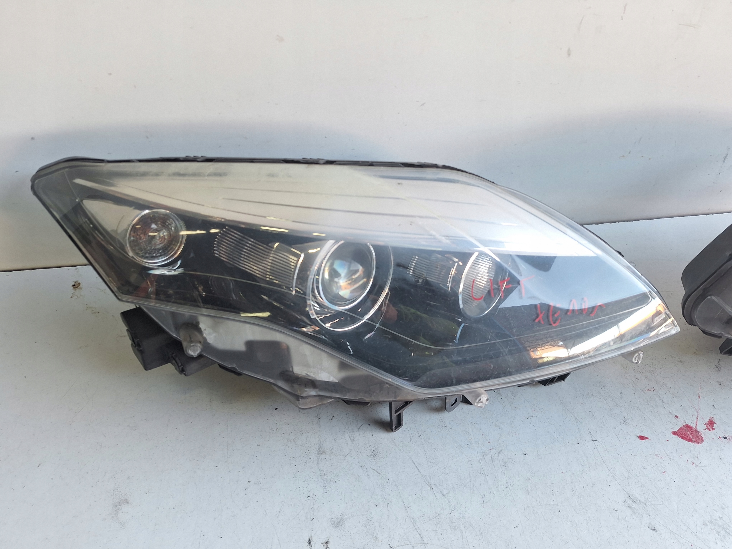 RENAULT LAGUNA III LIFT 11-14 light left XENON UK