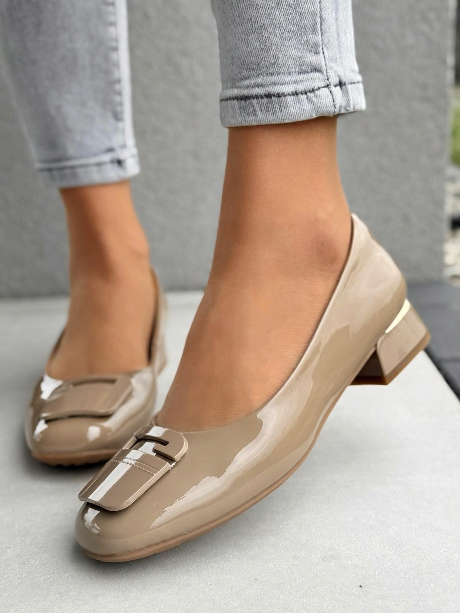 Krásné béžové dámské lodičky vyrobené z přírodní kůže Oleksy R37