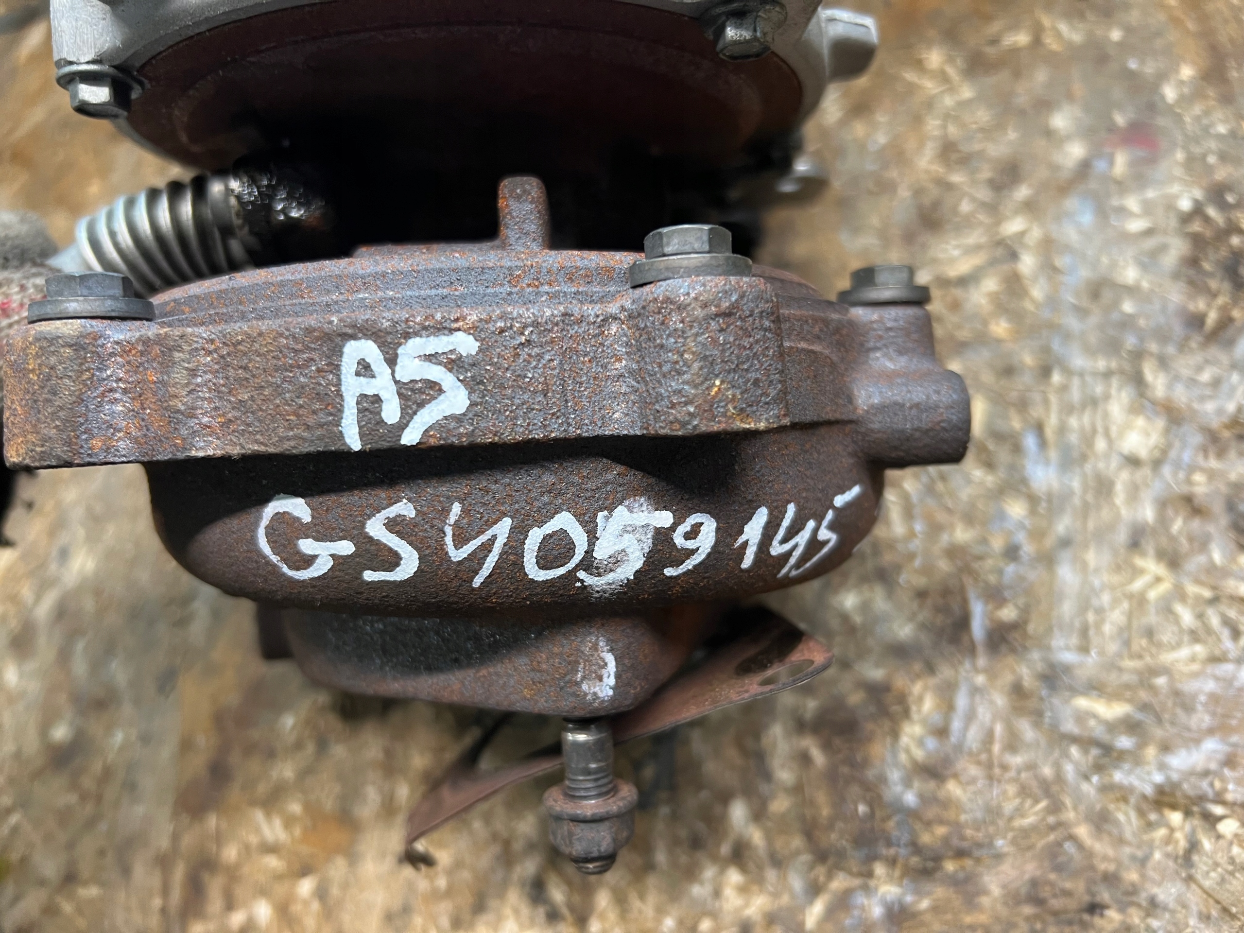 turbo TURBO AUDI Q5 A5 3.0 TDI 059145722S