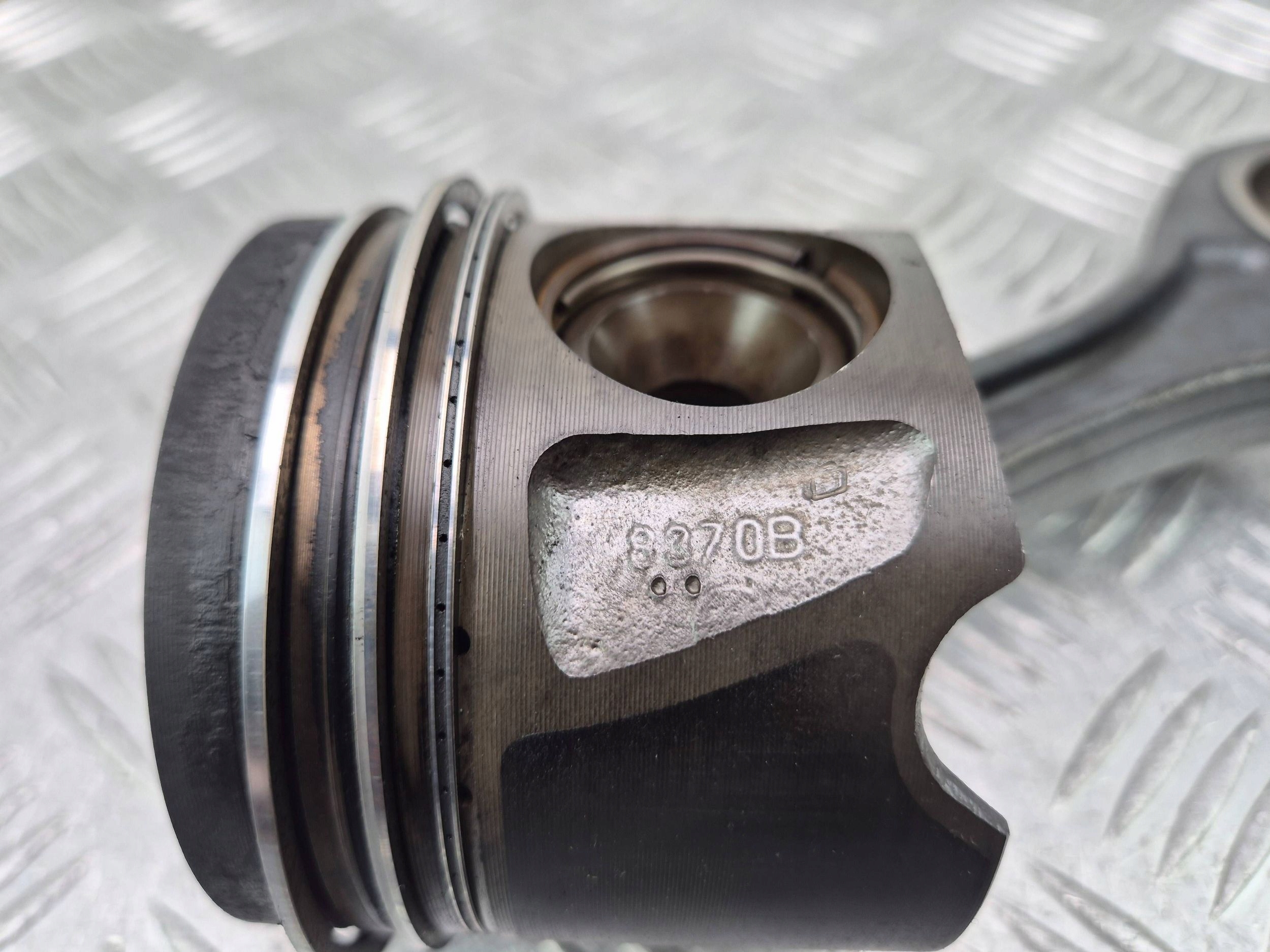 Piston avec bielle Mercedes E350 CDI W212 8370B OM642