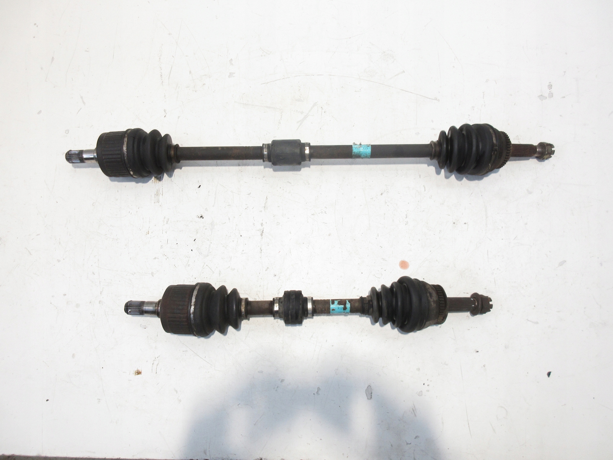 HYUNDAI КУПЕ II ТИБУРОН 2.0 ПОЛУОСЬ ЛЕВА ПРАВА