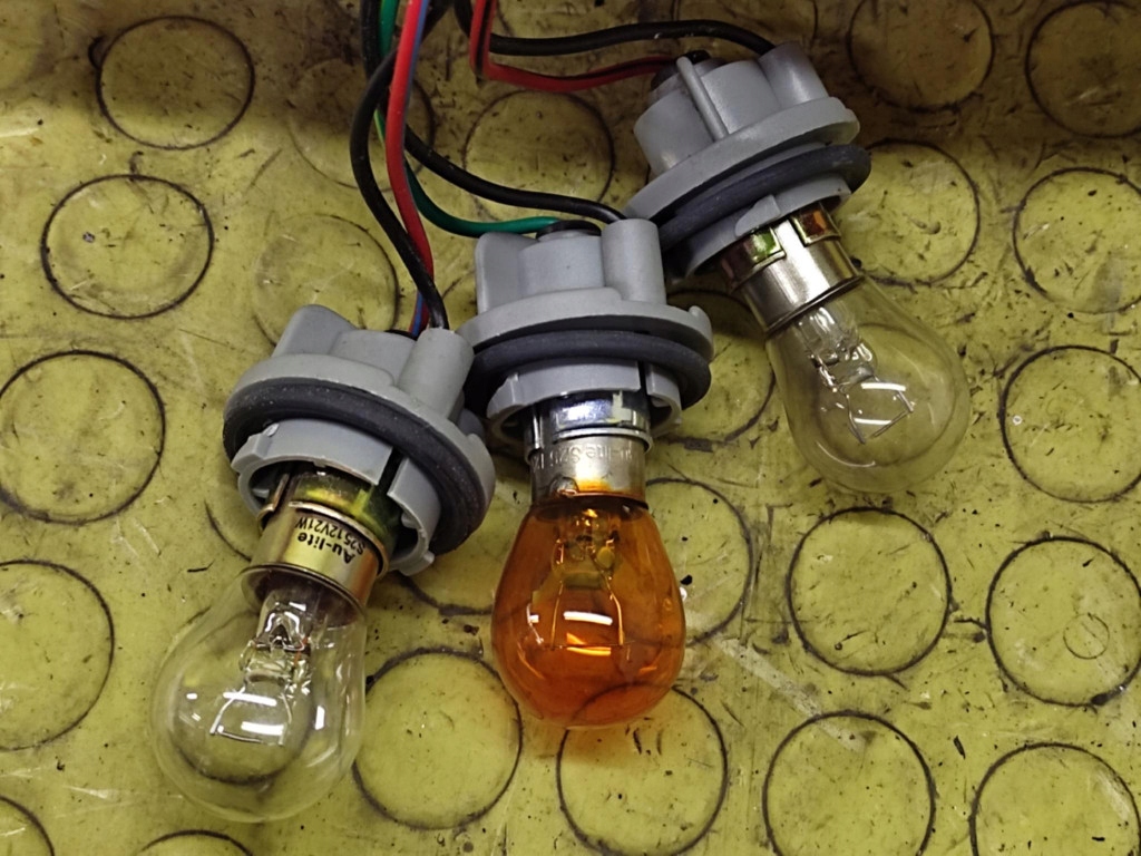 AUDI A4 B5 KOMBI light right rear part