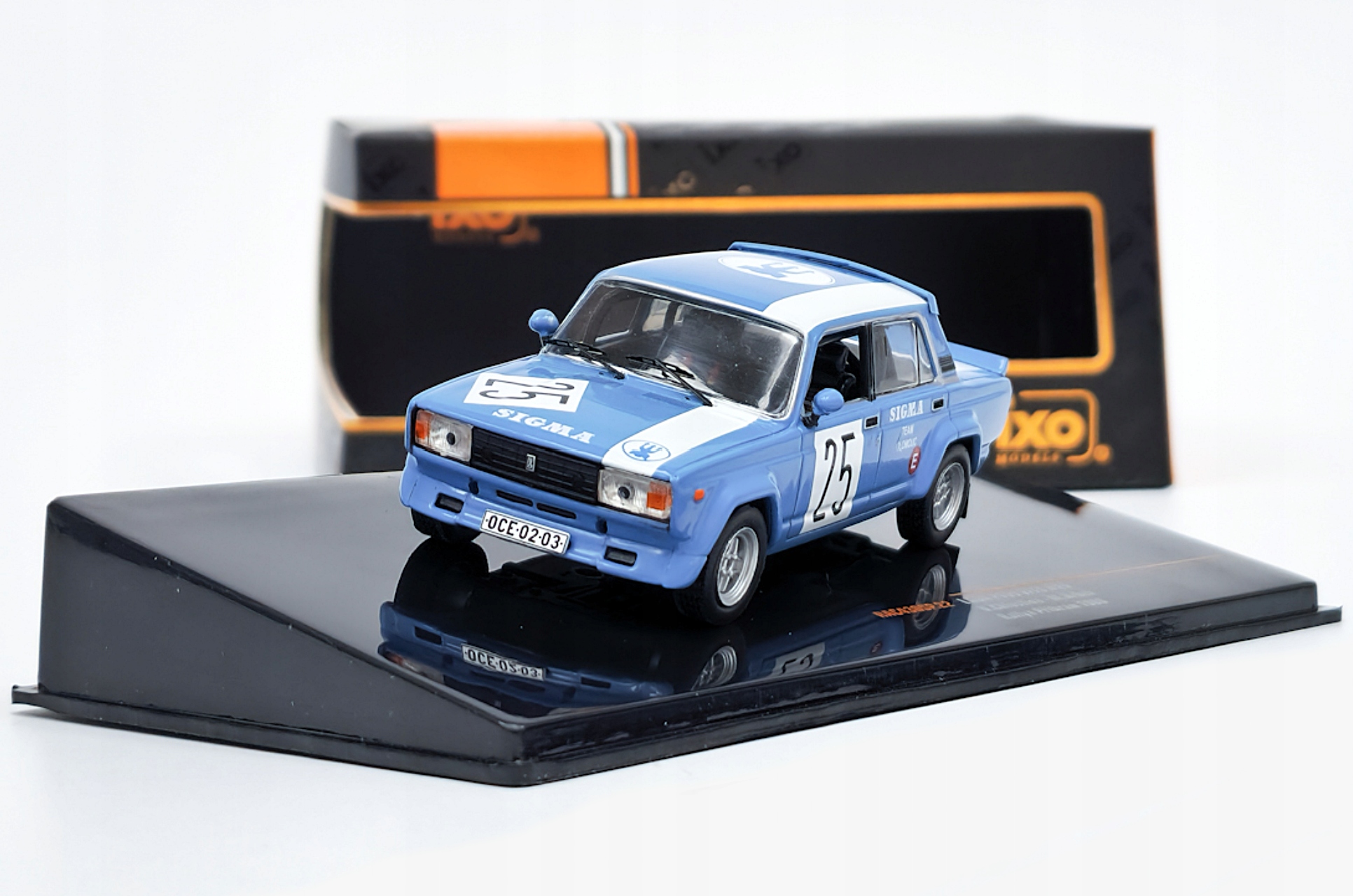 Lada 2105 Vfts #25 V.Chluština-M.Hrbek Rallye Příbram (1986) Lada 1:43 Ixo