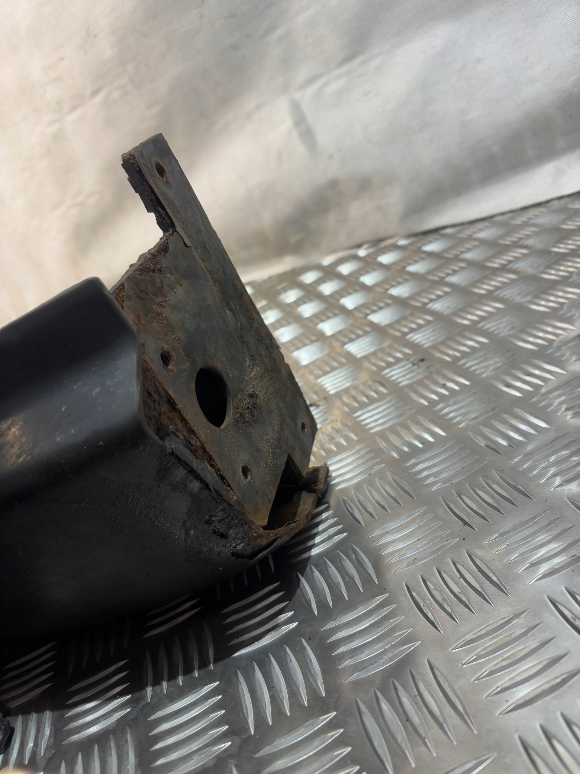 bumper support front Scania R 1731206