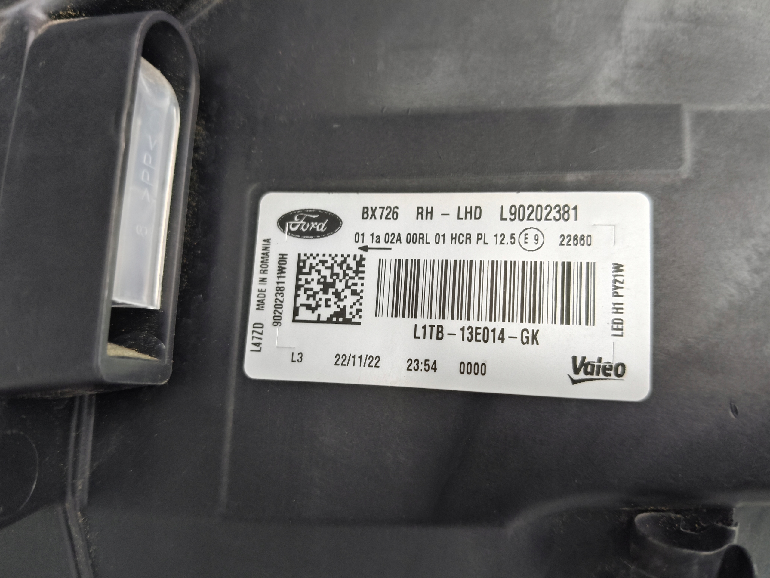 light right REFLEKTOR FORD PUMA 19- LED
