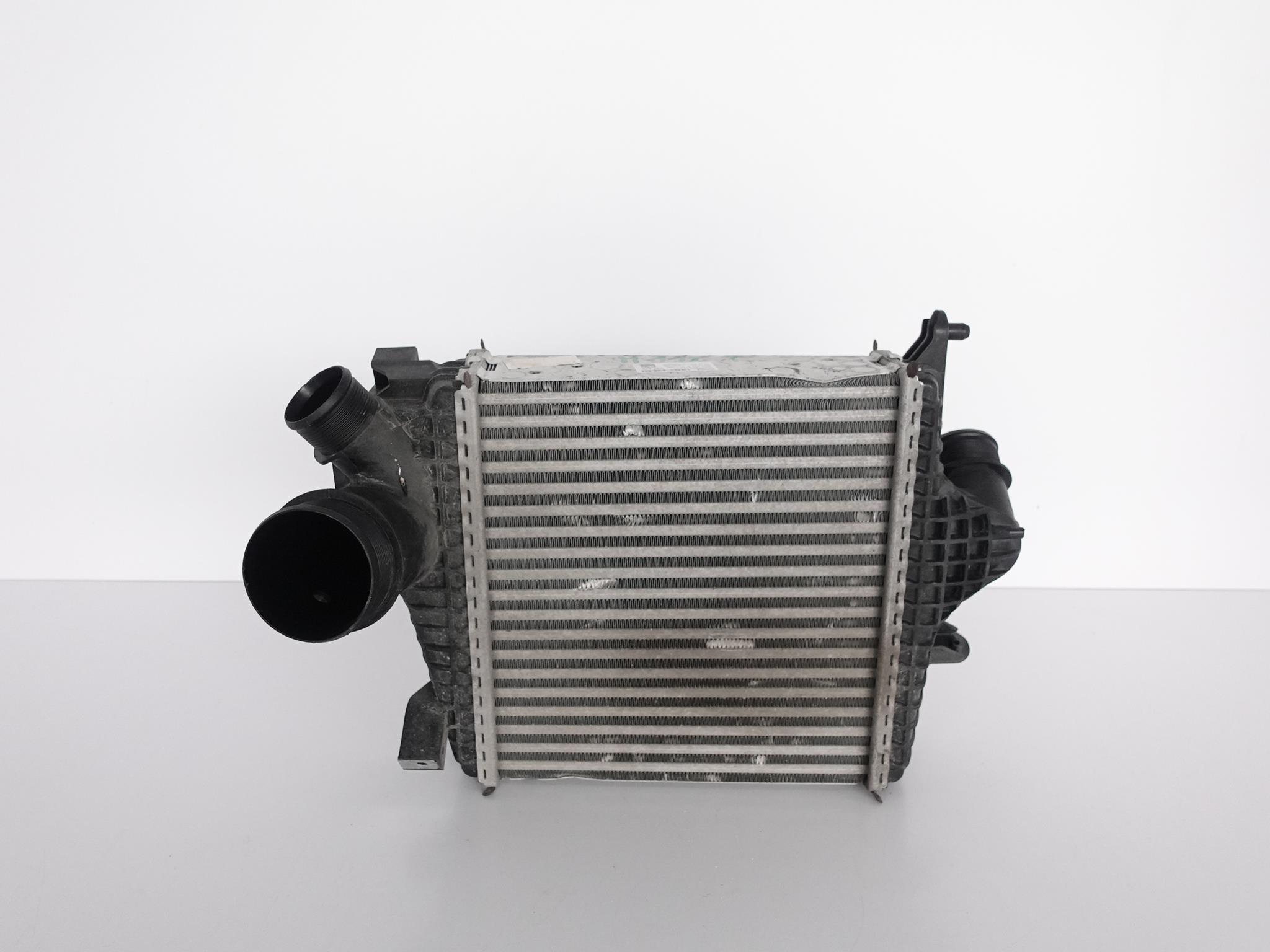 AUDI Q7 Q8 4M0 VW TOUAREG 760 intercooler left