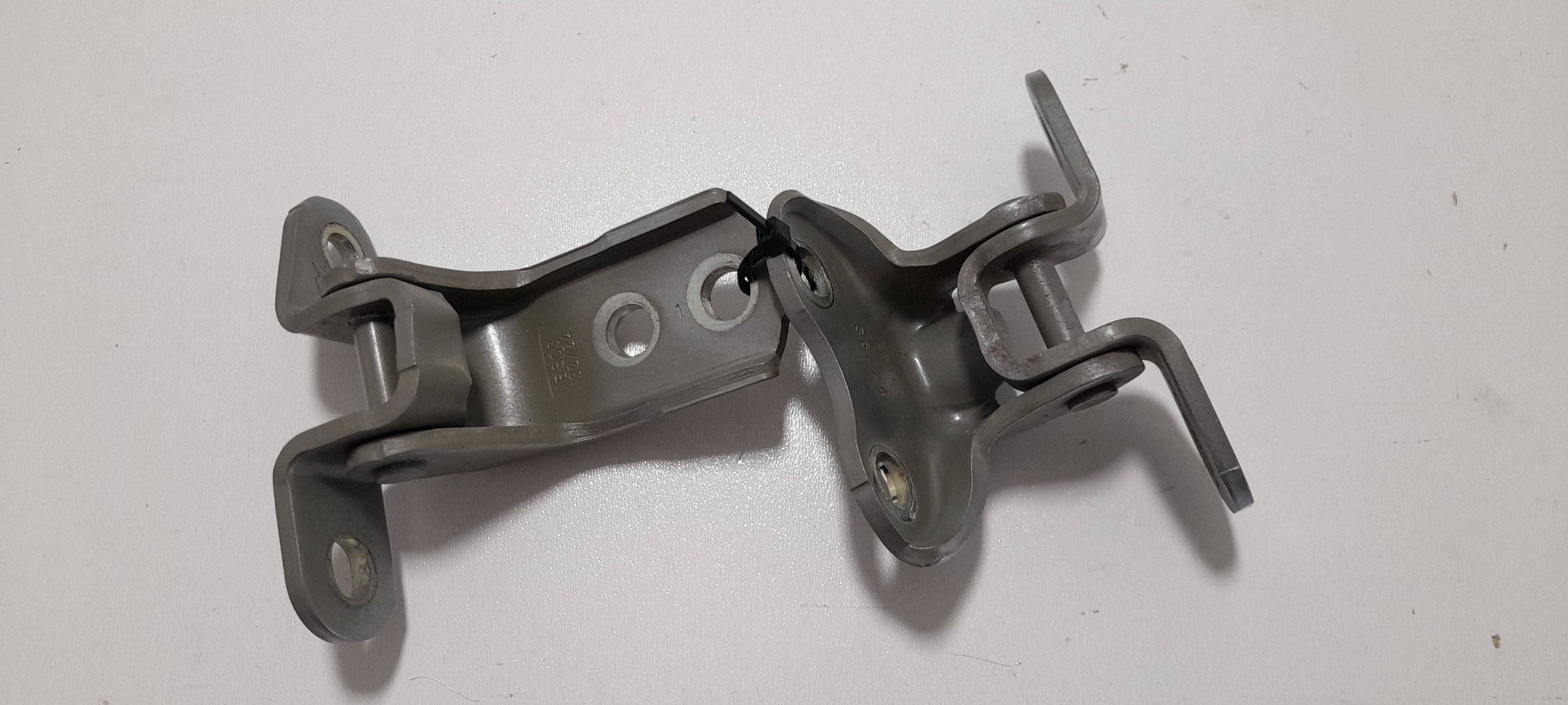 Toyota Corolla E21 hinges door front right 1L0 (Z26)