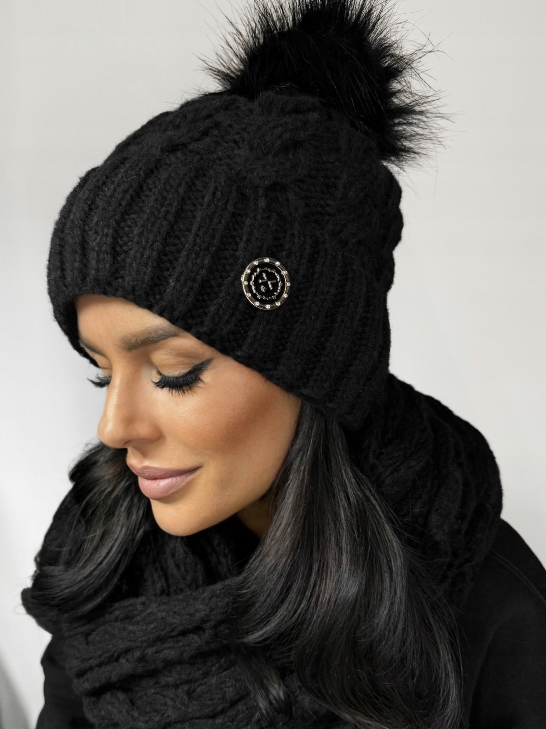 CZAPKA DAMSKA ZIMOWA NA ZIMĘ CIEPŁA Z POMPONEM KOLORY Rodzaj inny