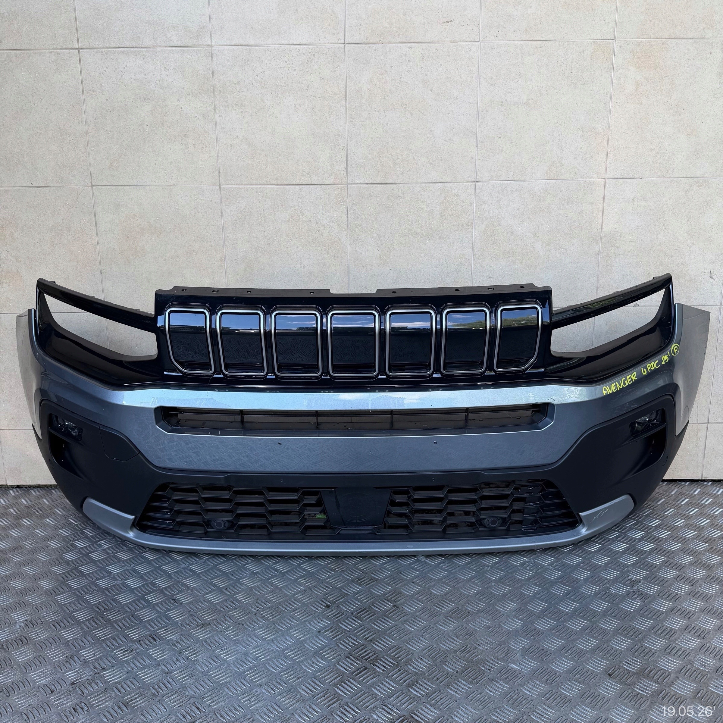 front bumper complete JEEP AVENGER 2025 ROK 4 PDC