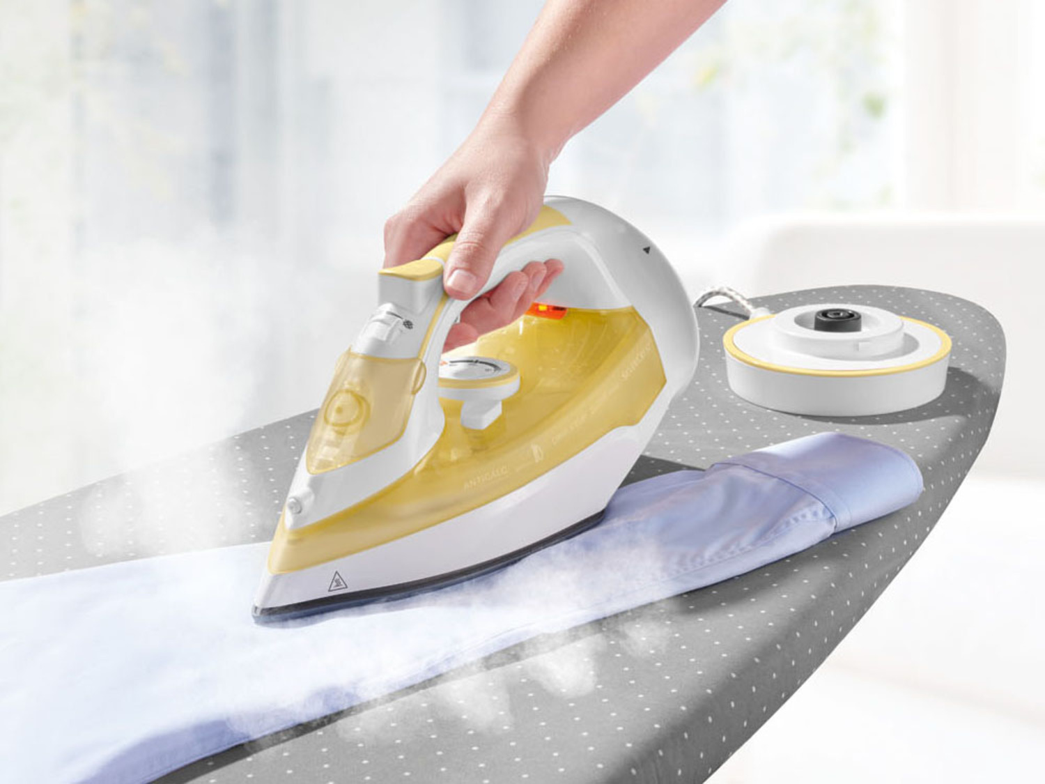 BEZPRZEWODOWE ŻELAZKO PAROWE SilverCrest 2000–2400W Marka SilverCrest