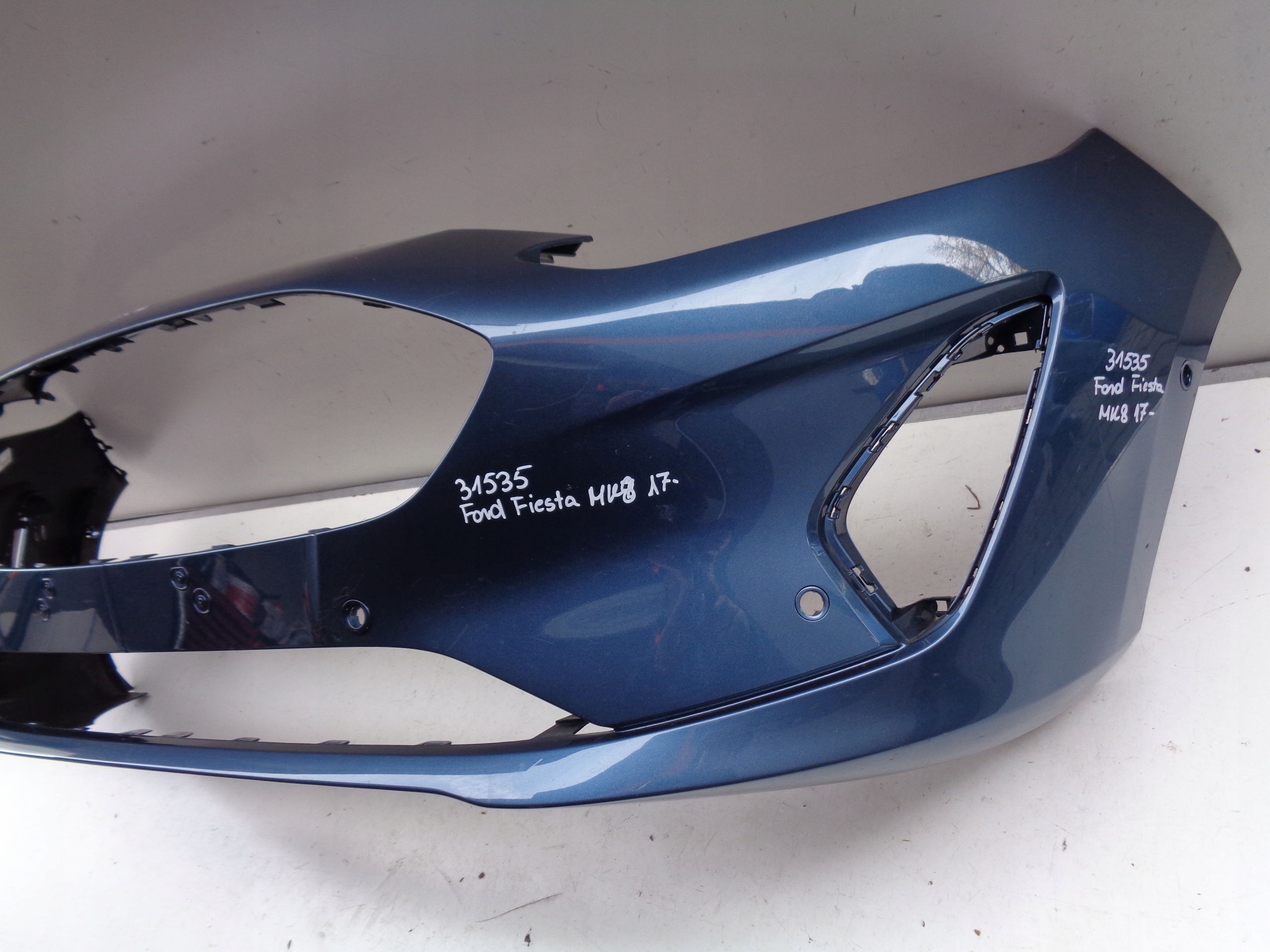 FRONTSTOSSSTANGE FORD FIESTA MK8 17- NR 31535