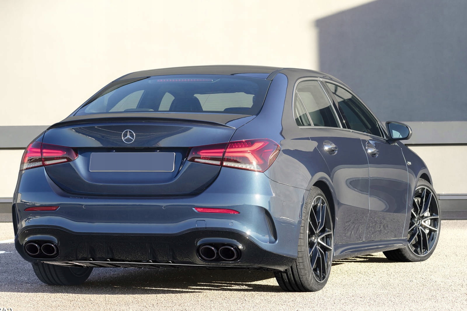 MERCEDES A W177 SEDAN DYFUZOR Z WYDECHAMI STYL AMG EAN (GTIN) 5905226005714