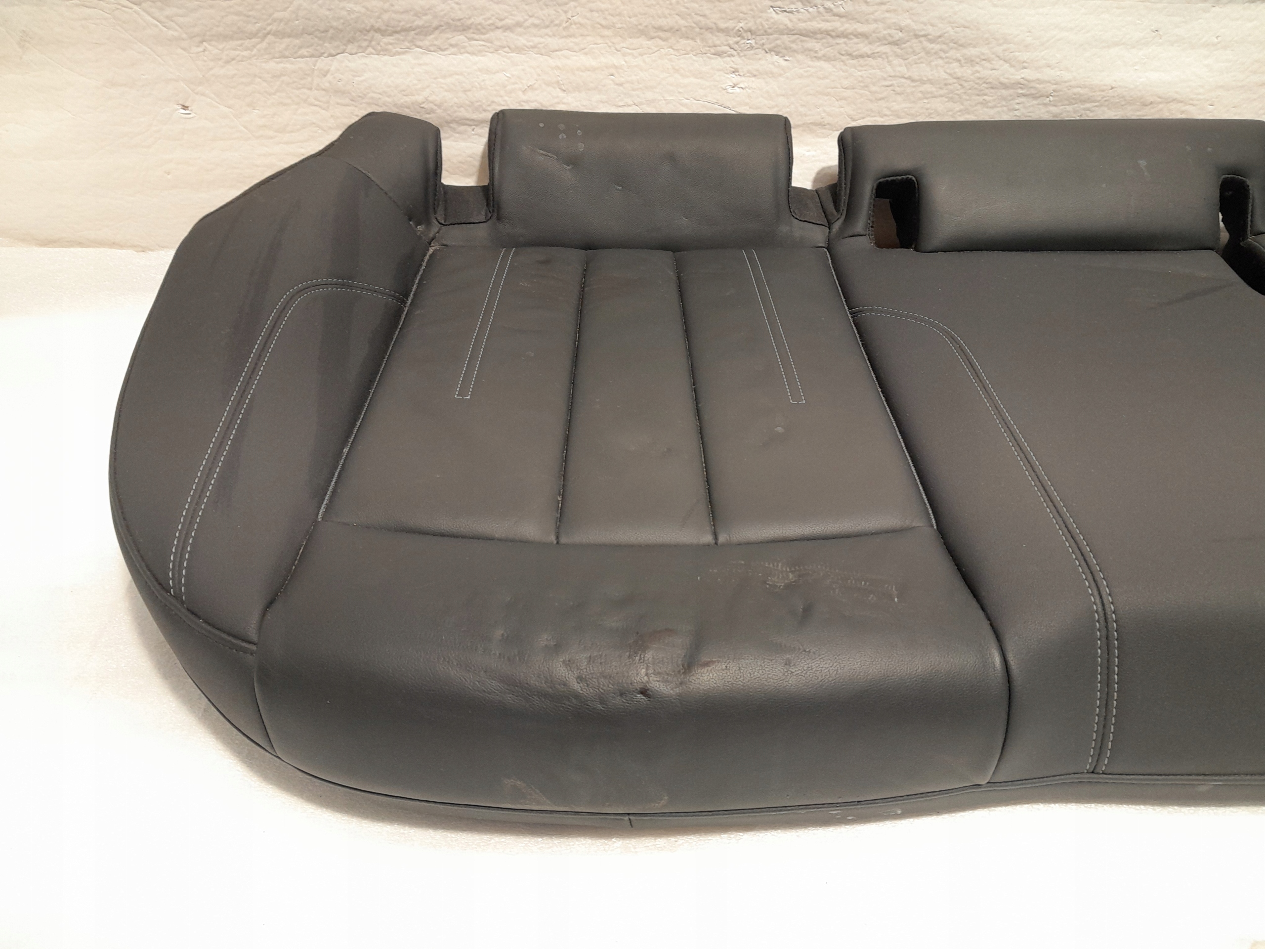 AUDI A4 B9 LIFT Sedan Ledersitz heck 8W0885375A