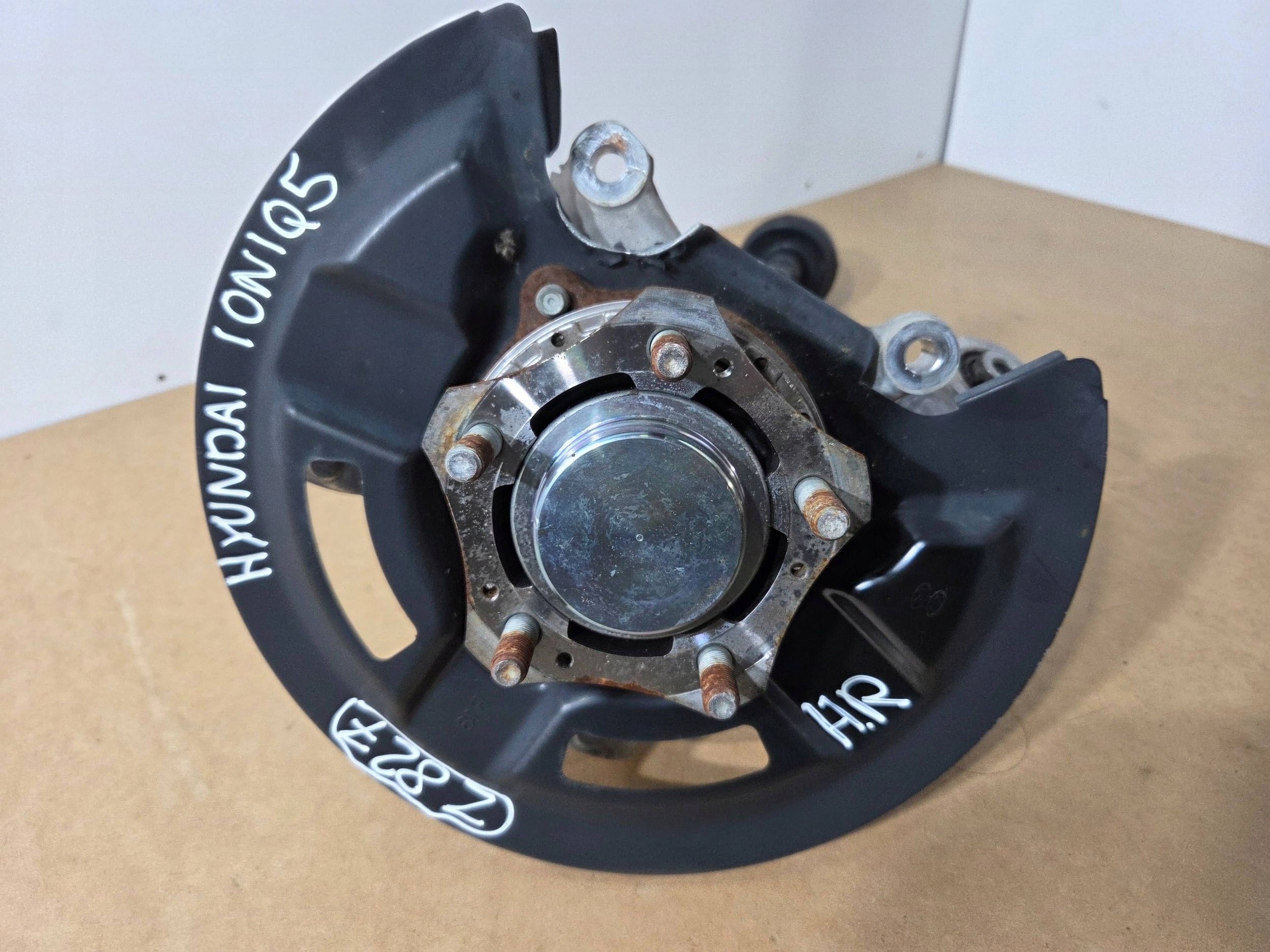 Hyundai Ioniq 5 swing rear right (Z827)